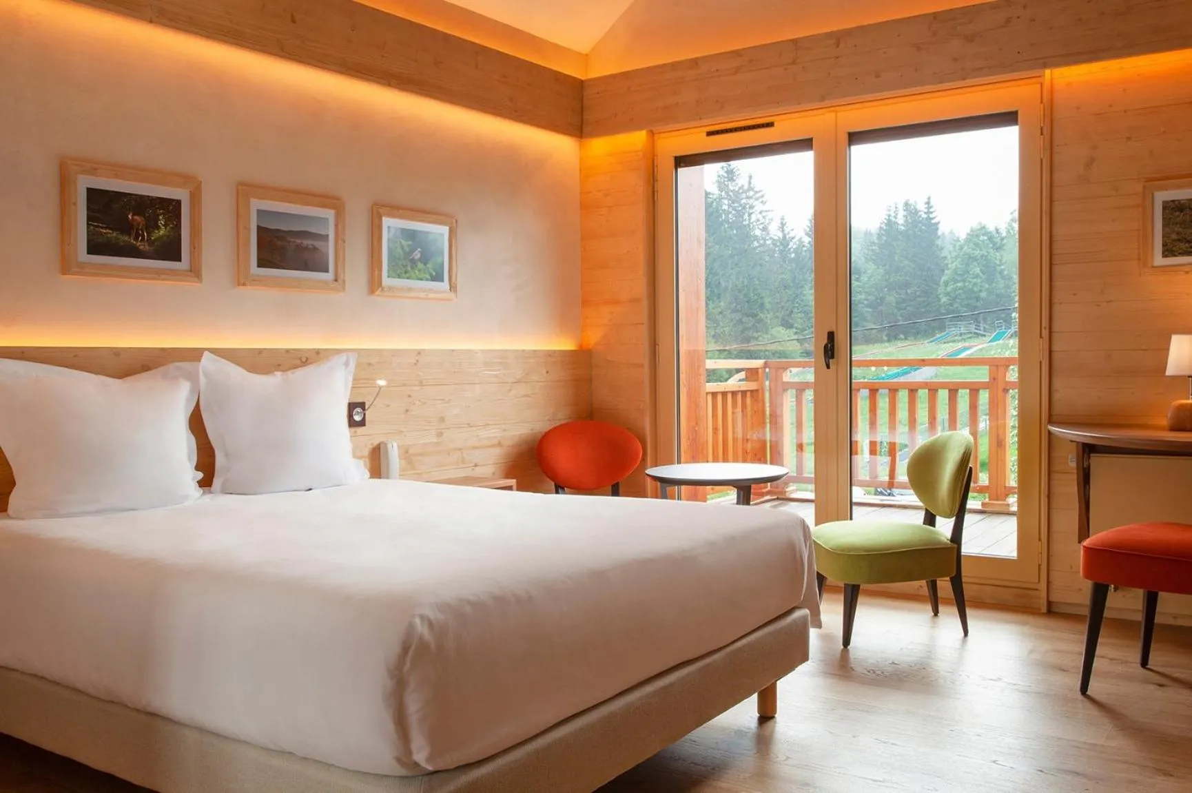 Bedroom, Bed in Hotel Restaurant Mont Champ du Feu