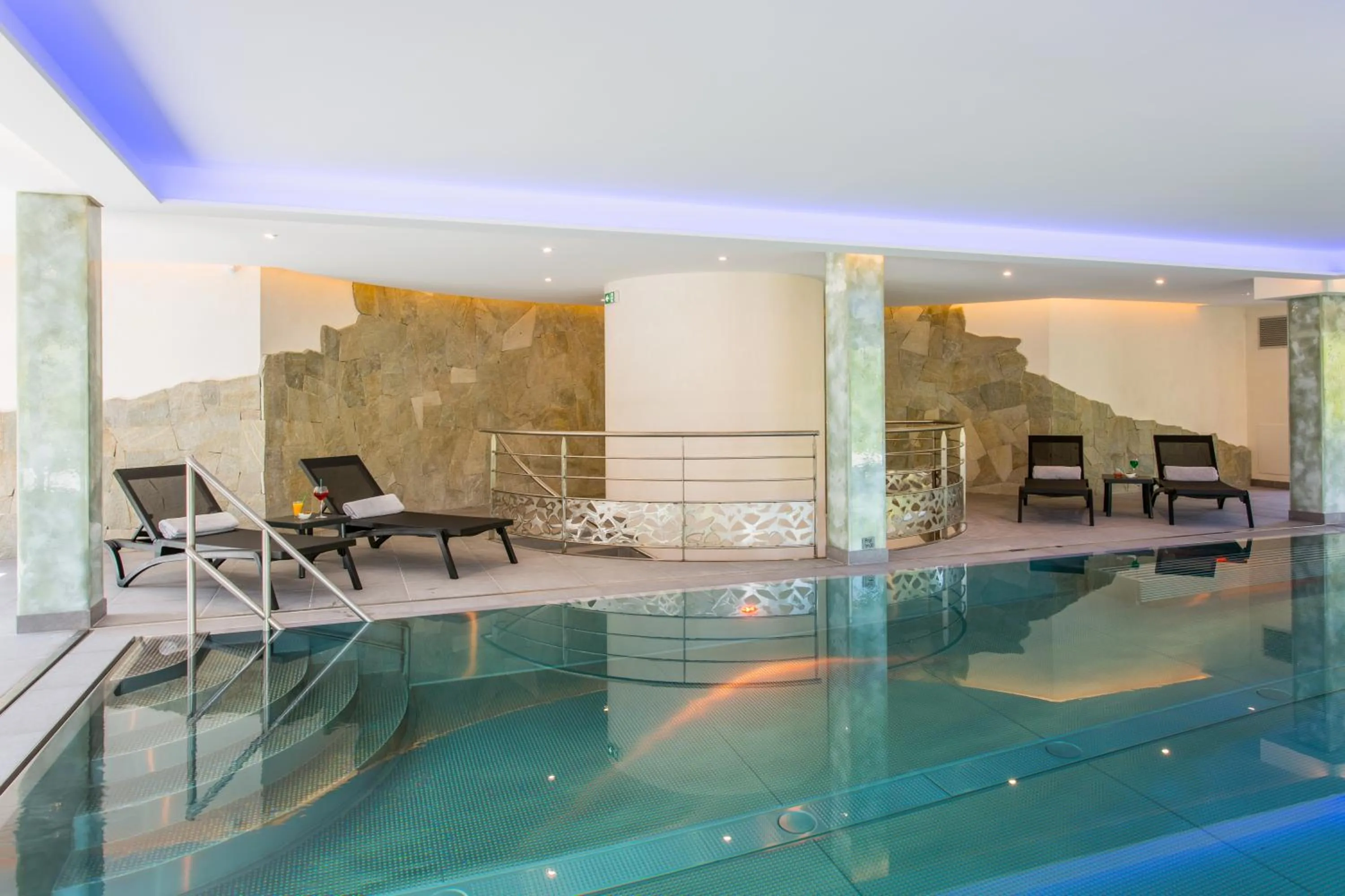 Swimming pool in Hotel Restaurant Mont Champ du Feu