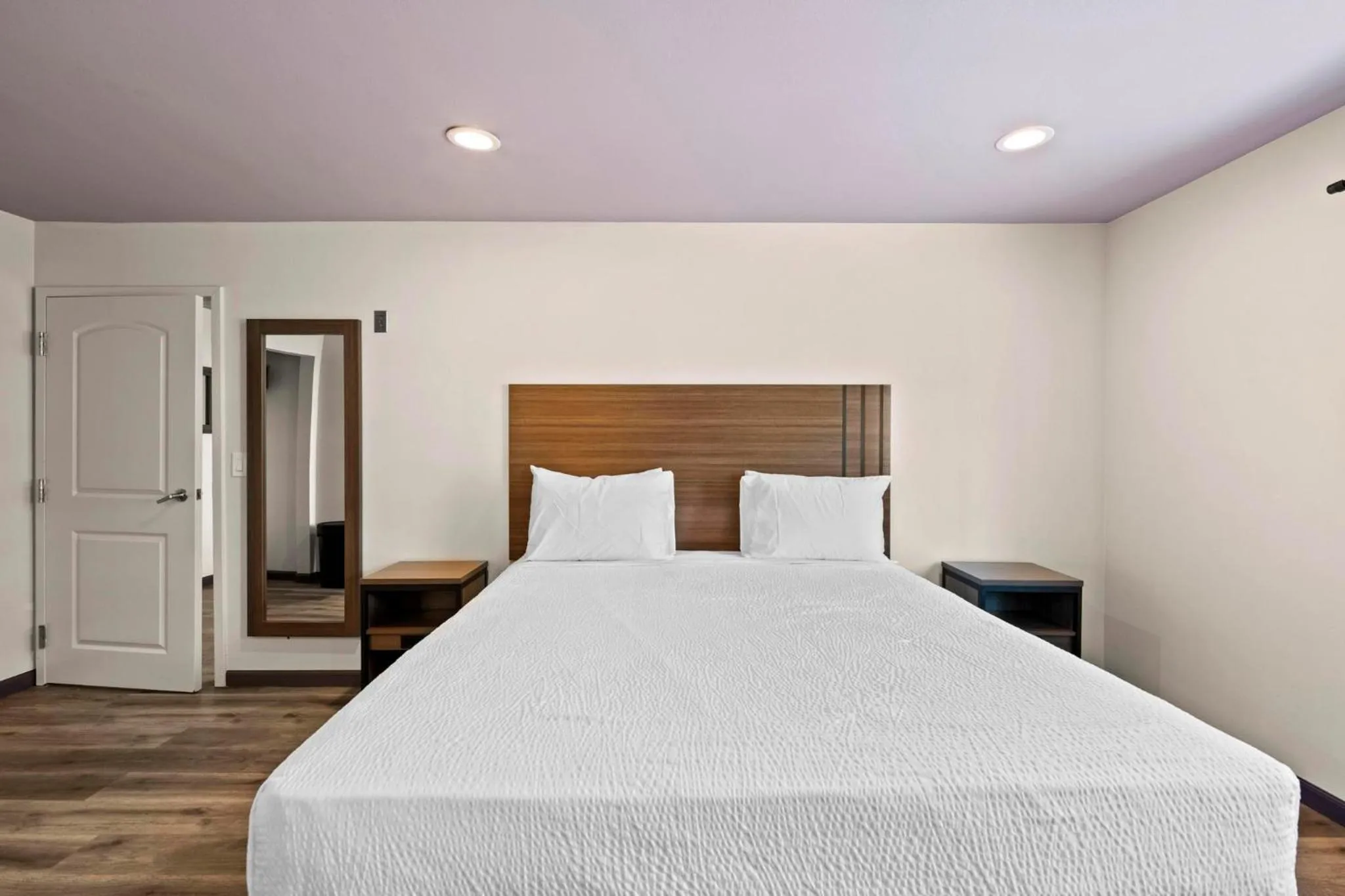 Bed in Hyland Inn Long Beach