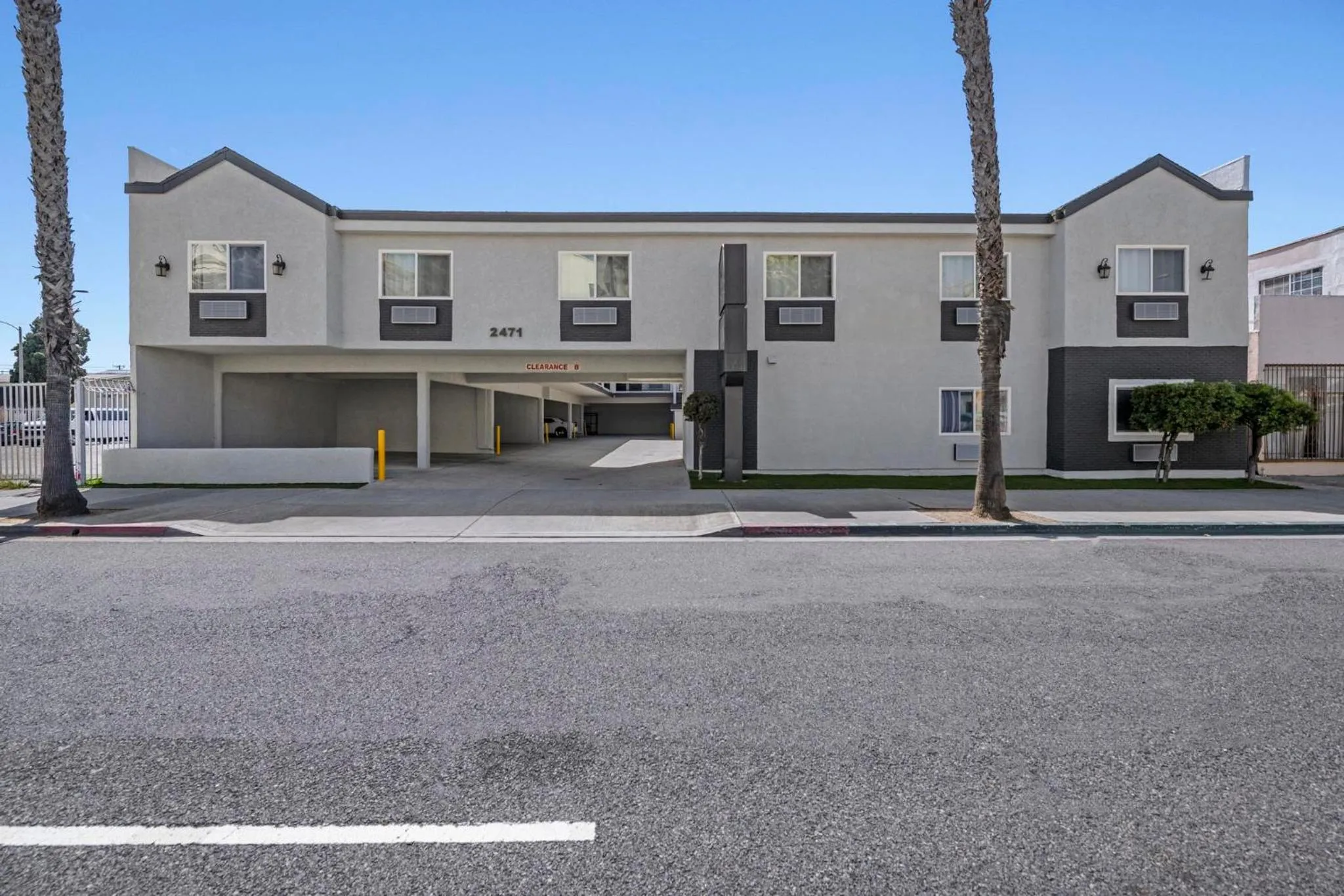 Property building in Hyland Inn Long Beach