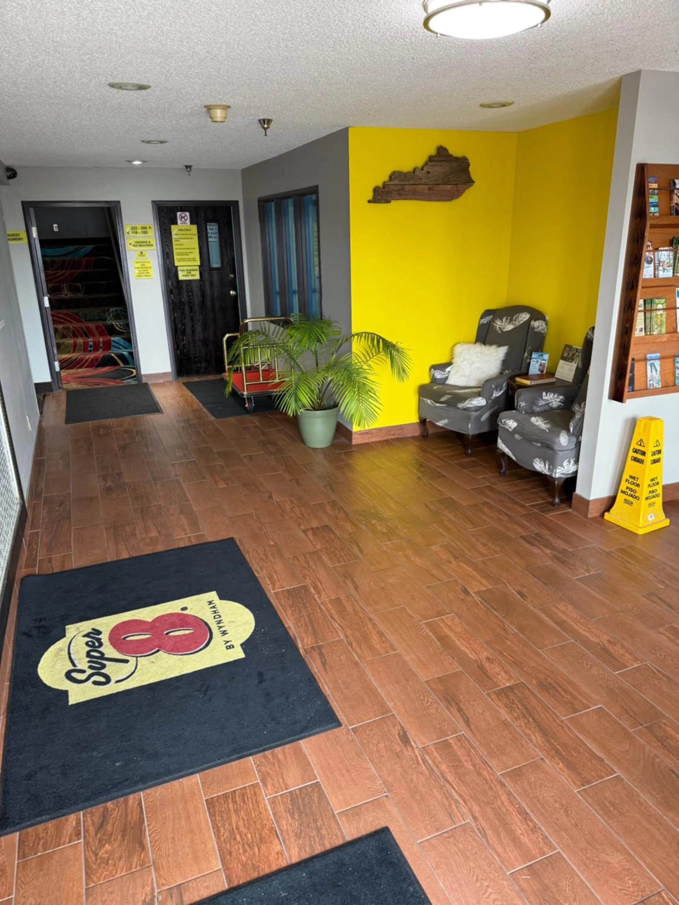 Super 8 by Wyndham Campbellsville KY