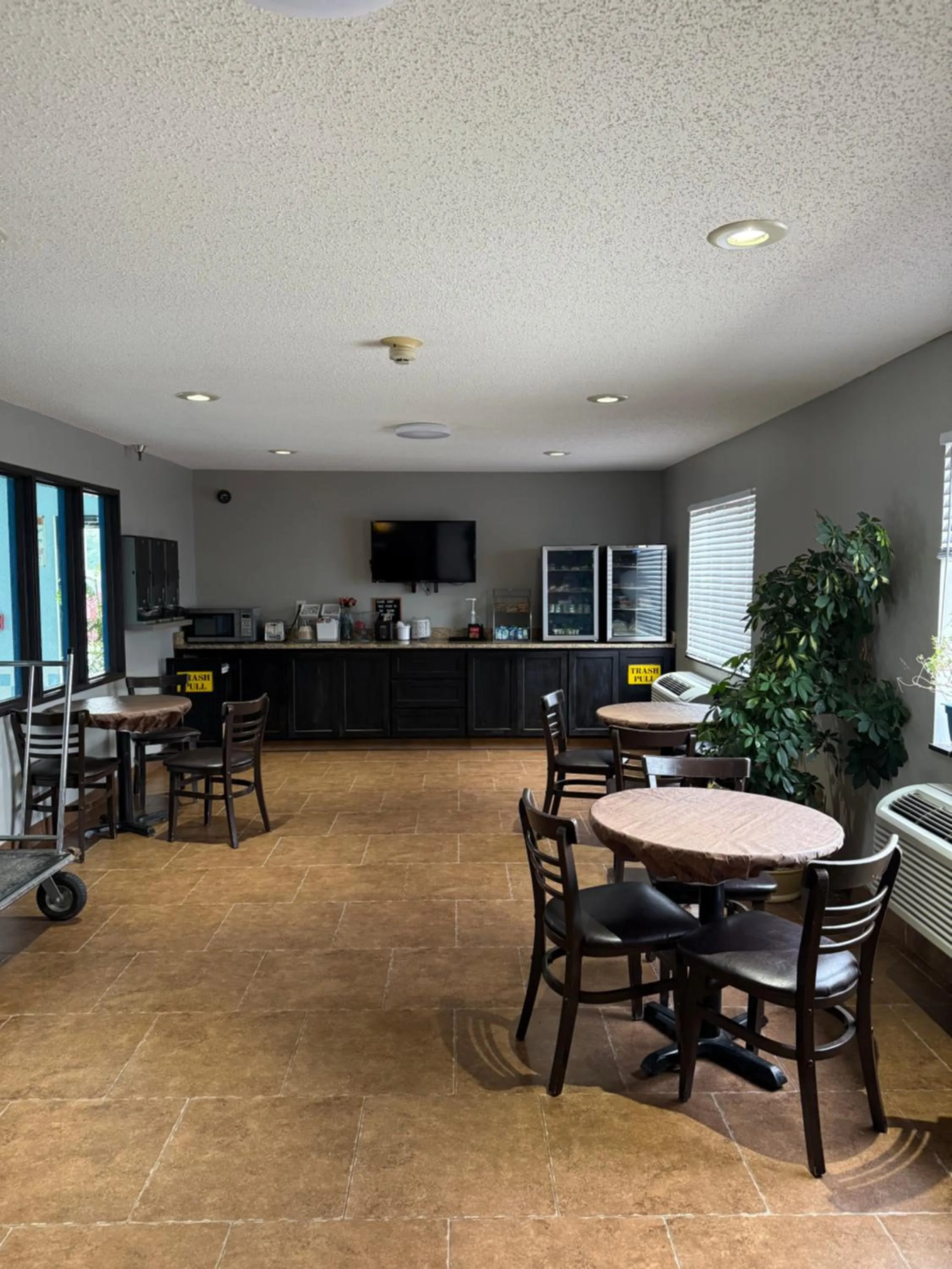 Super 8 by Wyndham Campbellsville KY