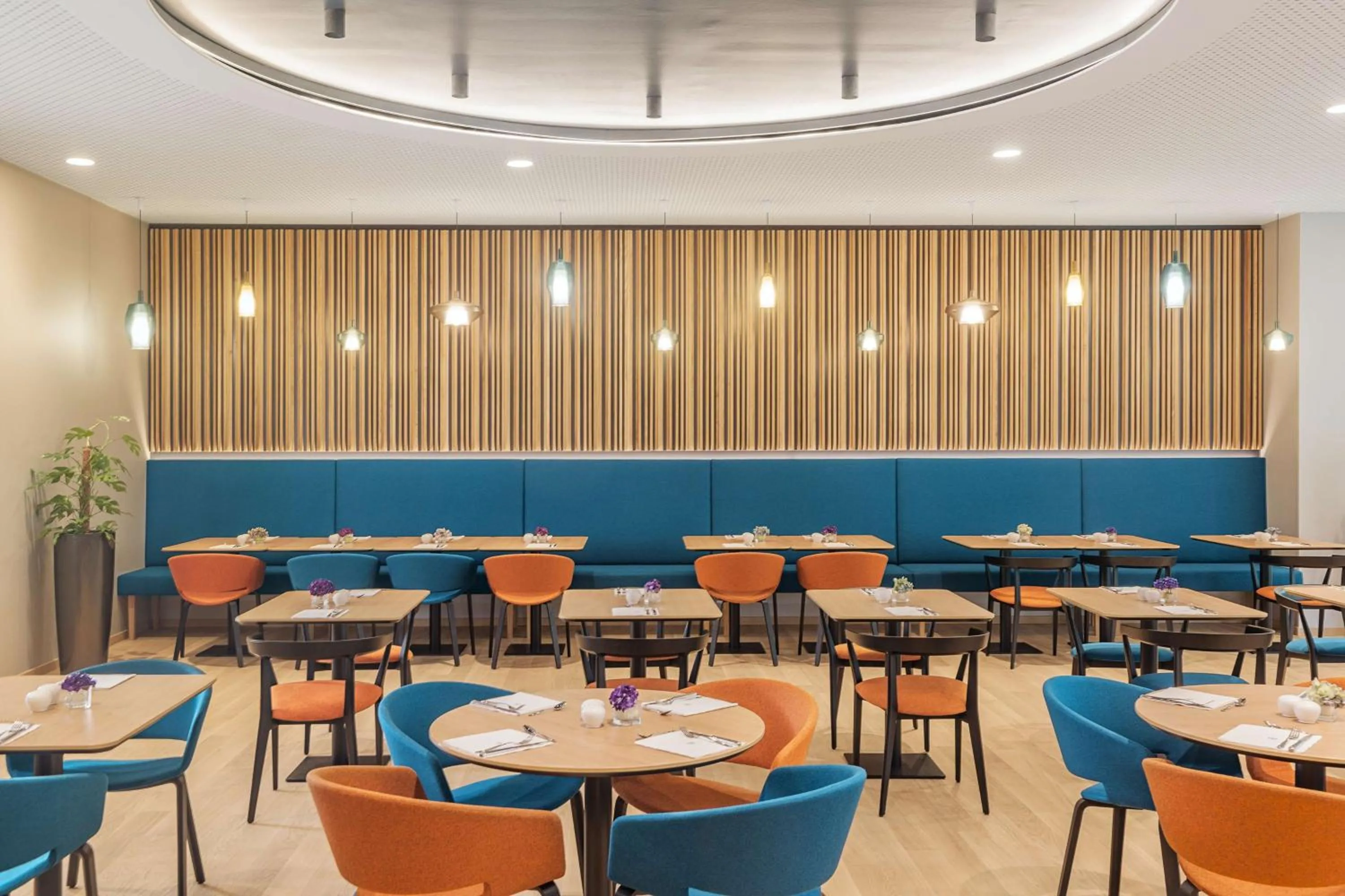 Restaurant/places to eat in NH Graz City