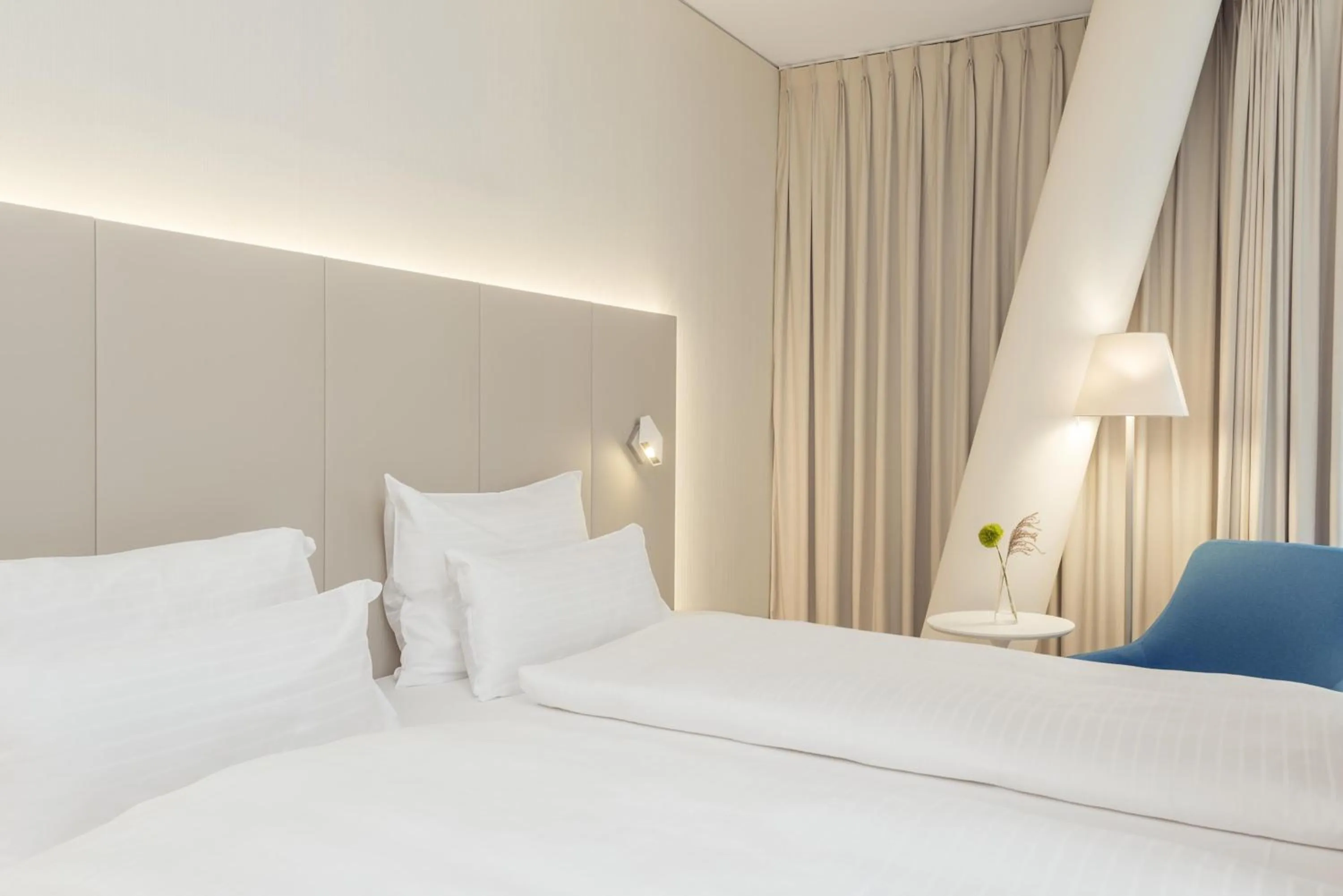 Bedroom, Bed in NH Graz City