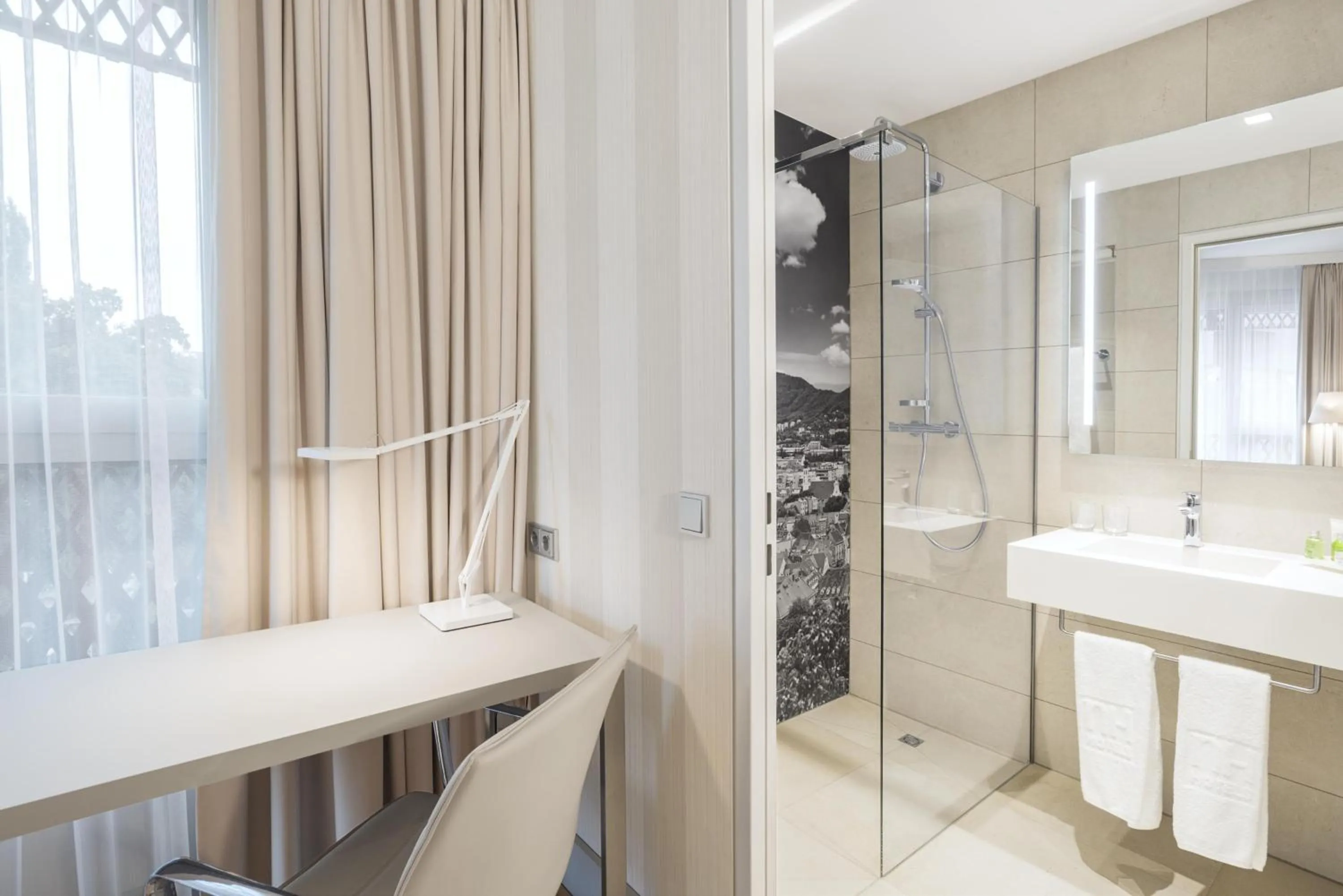 Bathroom in NH Graz City