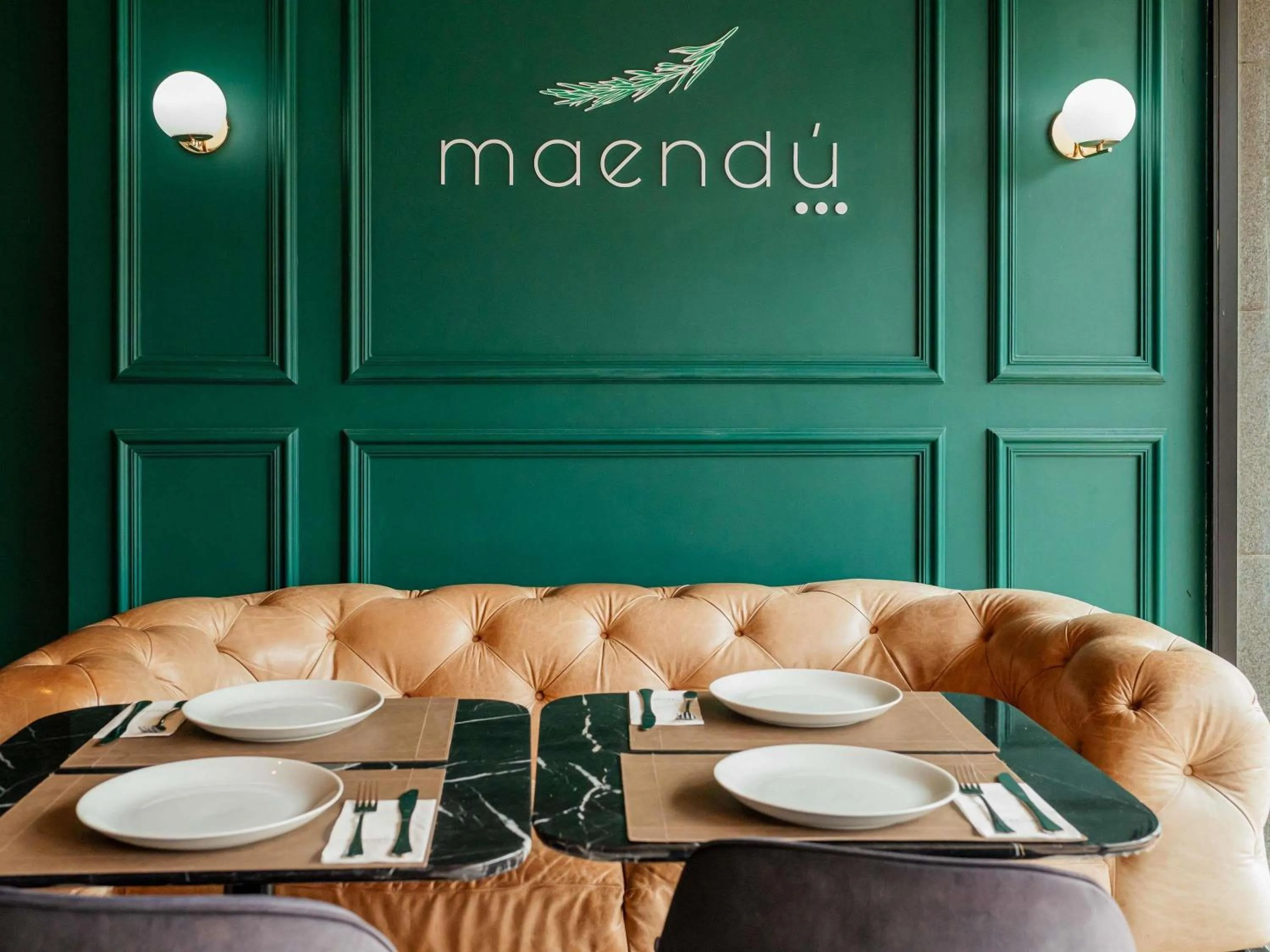 Restaurant/places to eat in Mercure Belem Boulevard