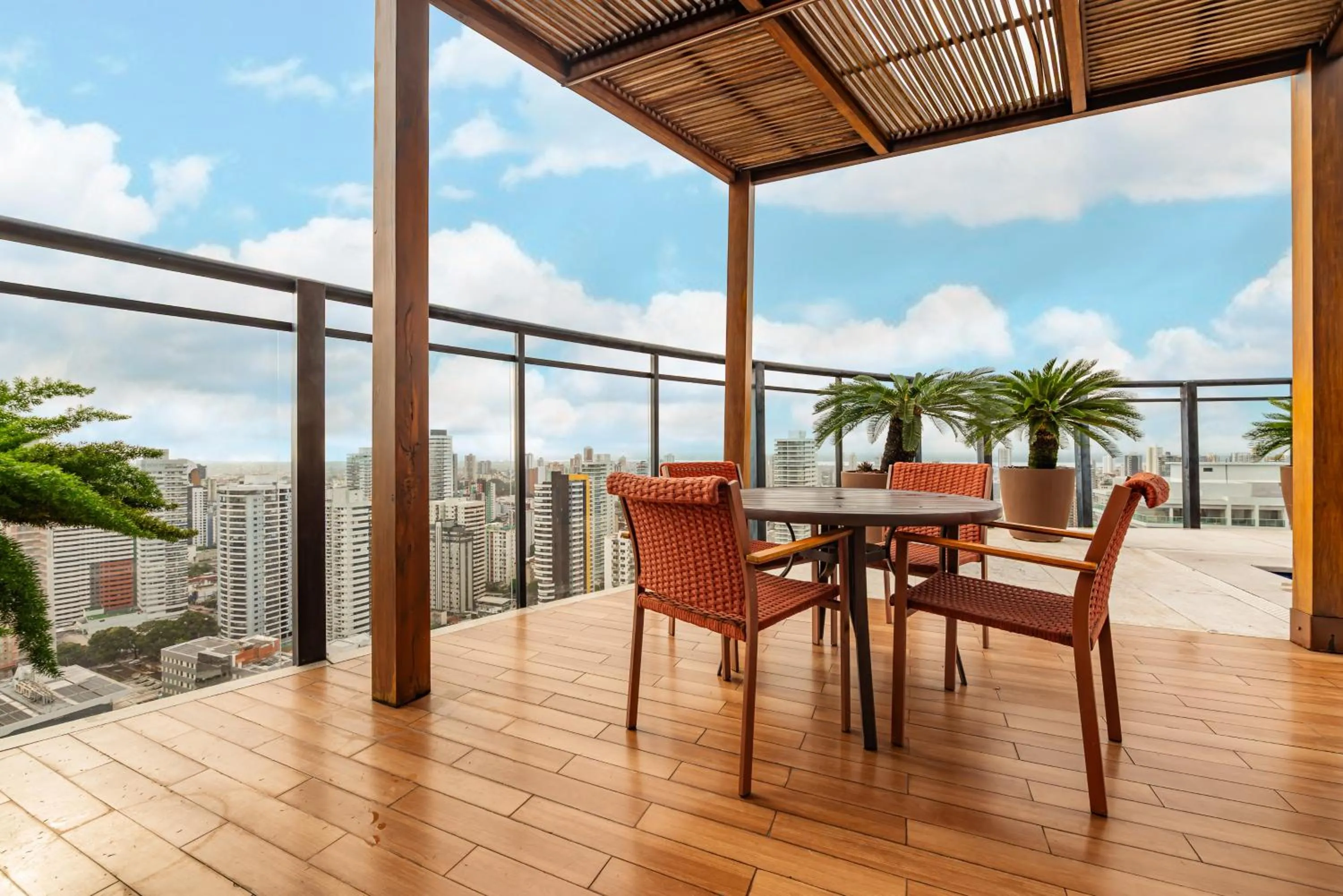 Dining area in Mercure Belem Boulevard