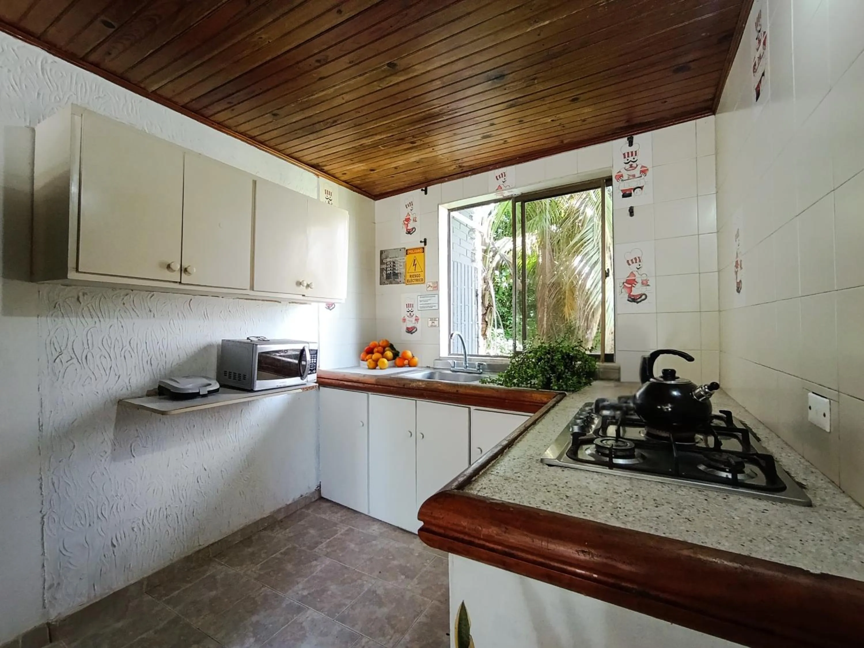 Kitchen or kitchenette in The Rock House Eco