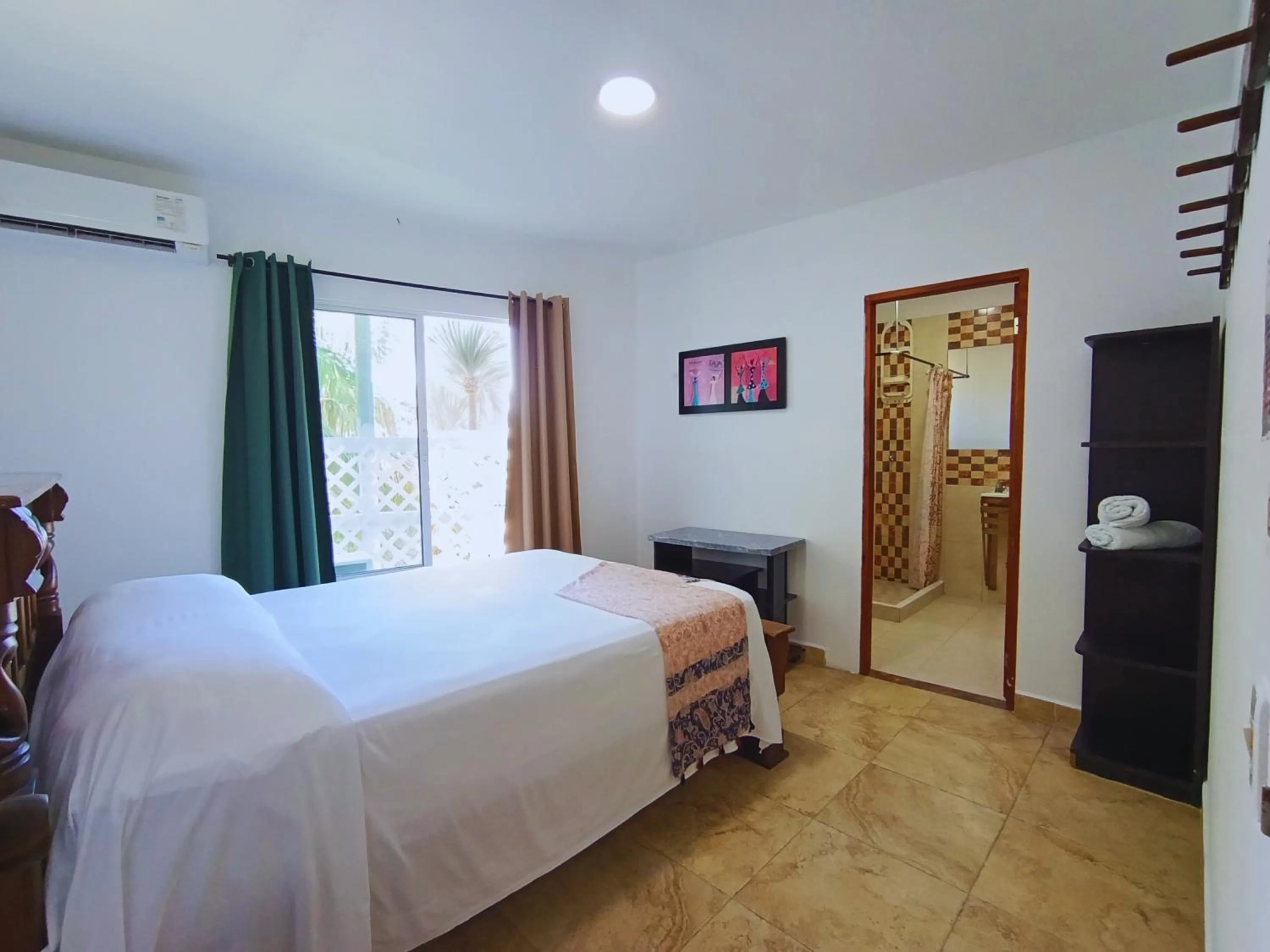 Photo of the whole room, Bed in The Rock House Eco