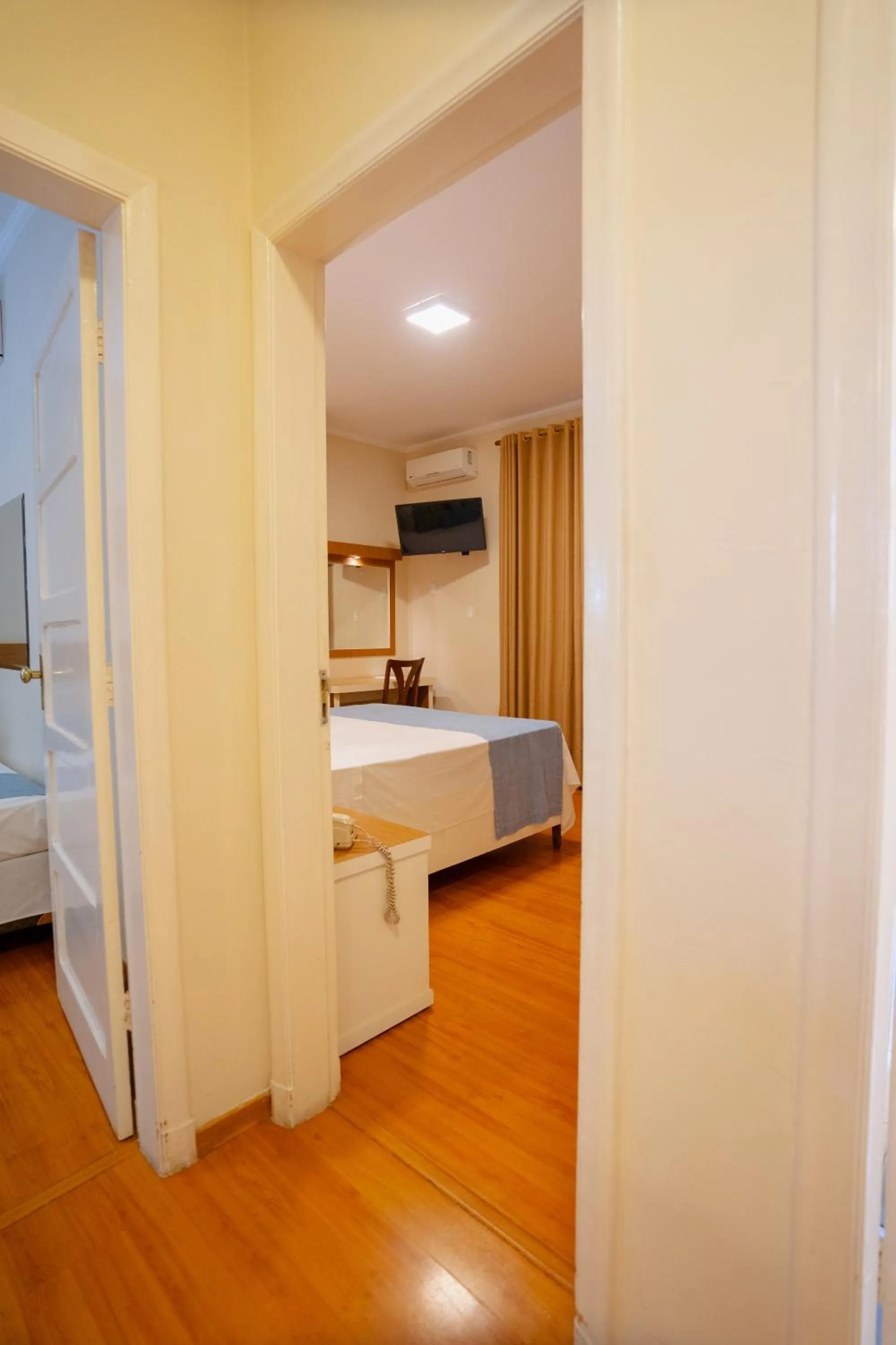 Property building, Bed in Hotel Minas Gerais