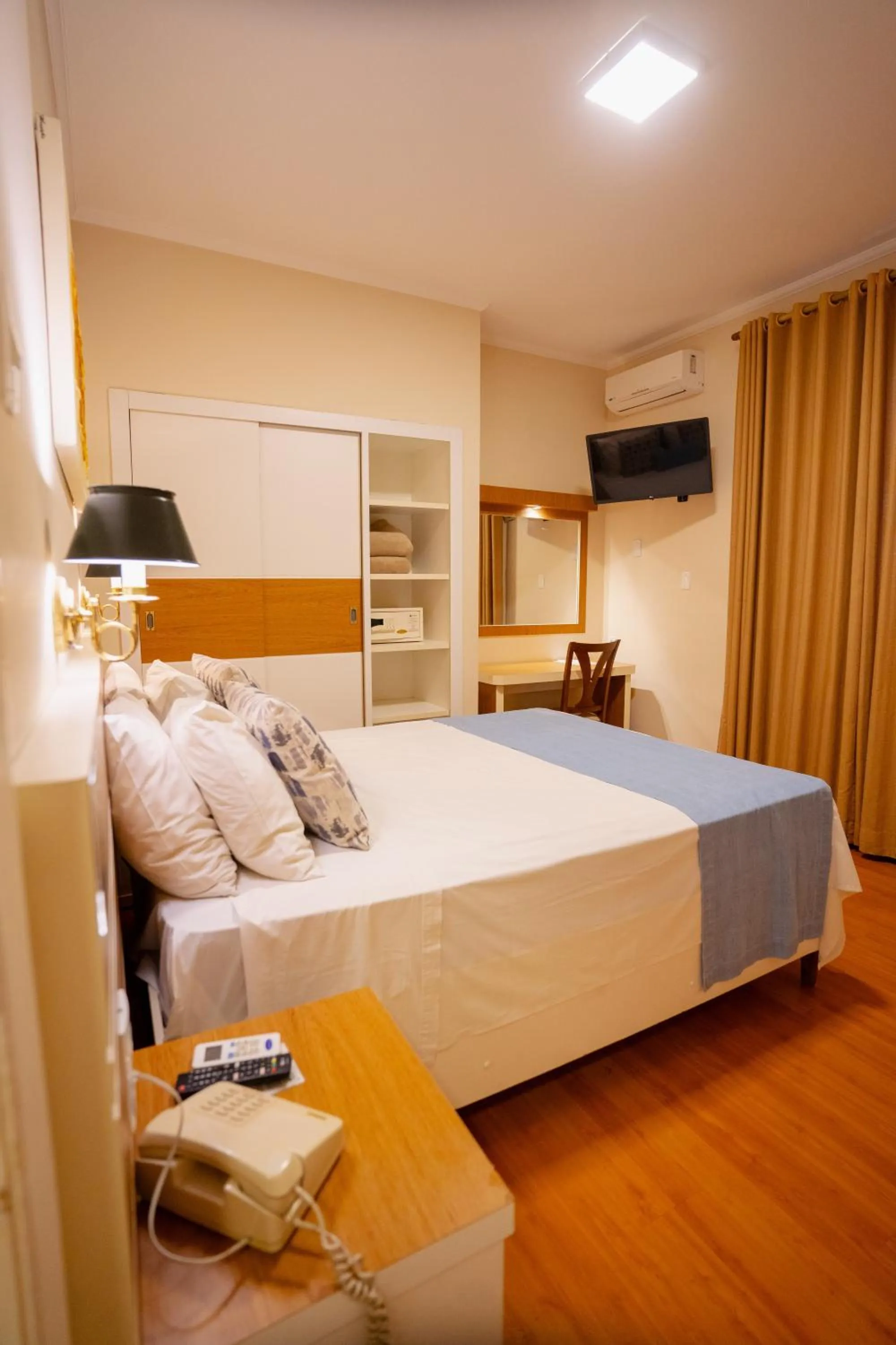 Photo of the whole room, Bed in Hotel Minas Gerais