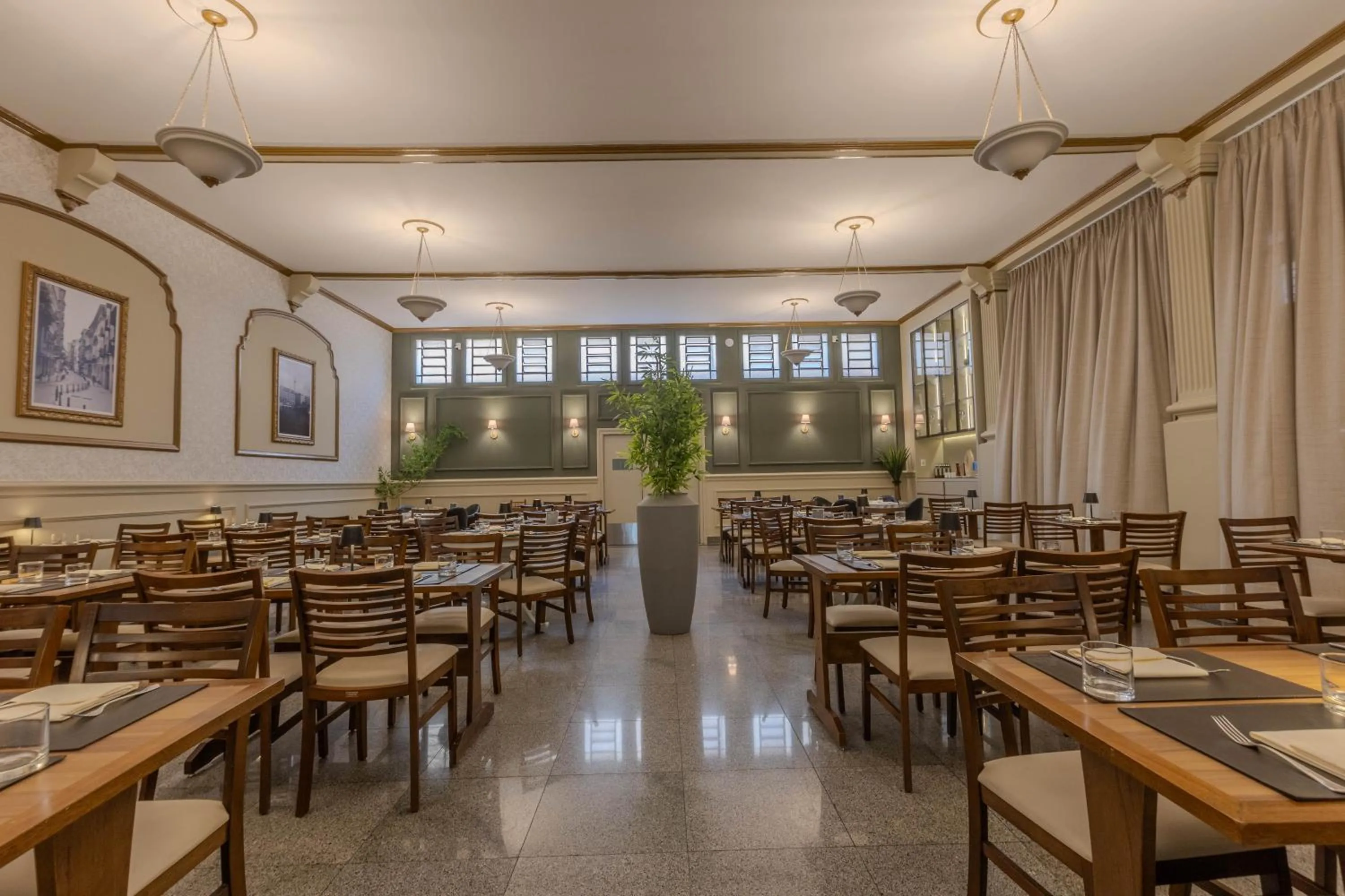 Restaurant/places to eat in Hotel Minas Gerais