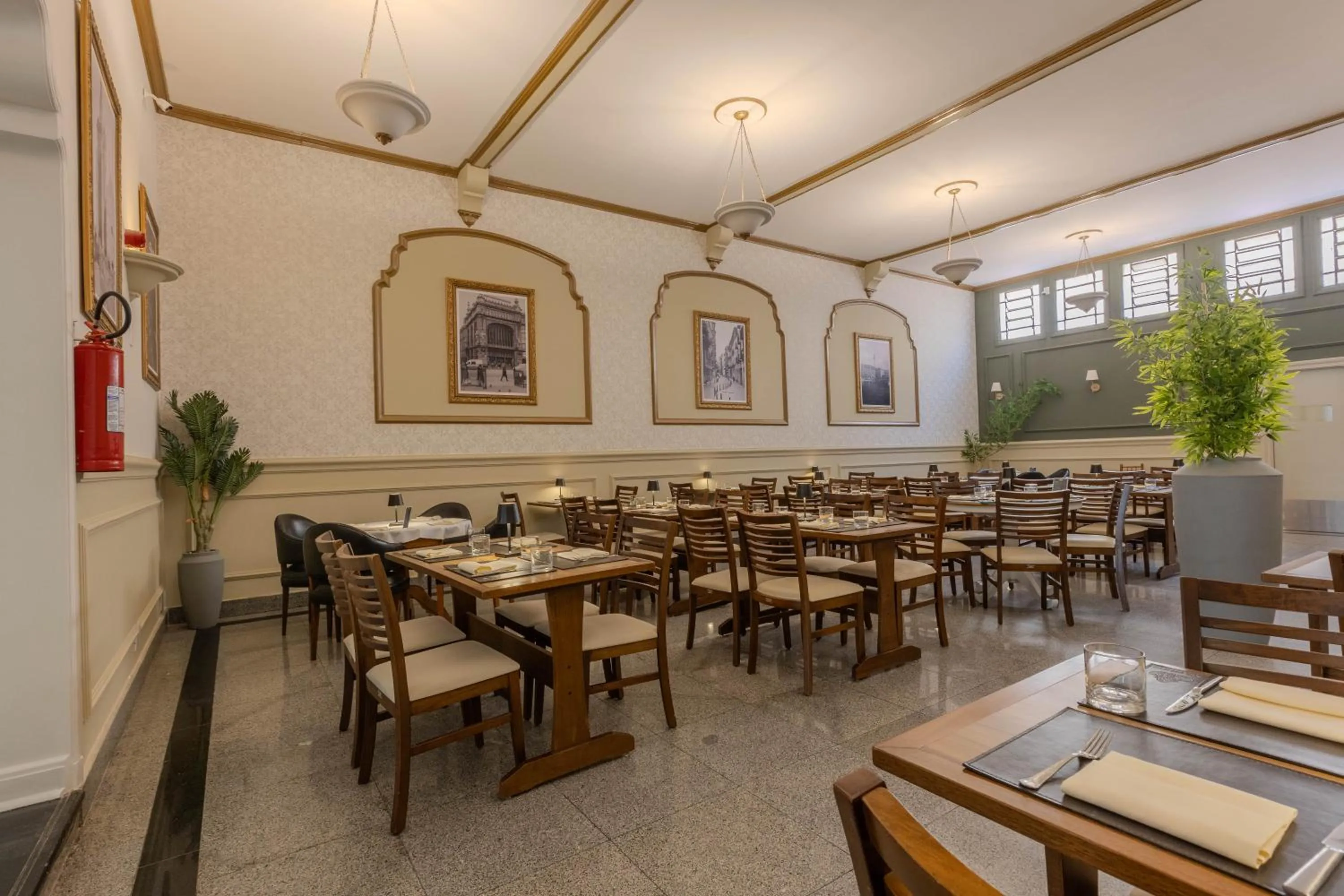 Restaurant/places to eat in Hotel Minas Gerais