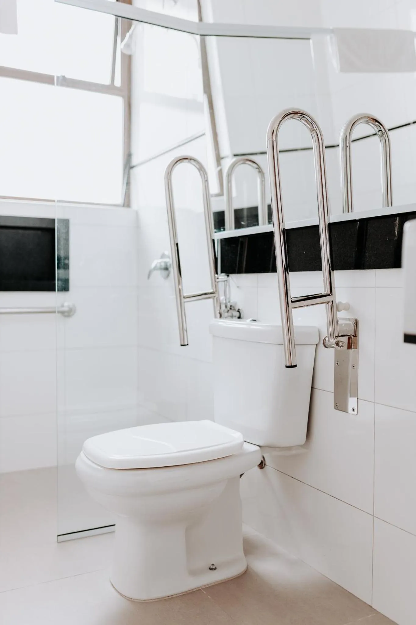 Twin Room - Disability Access in Hotel Minas Gerais