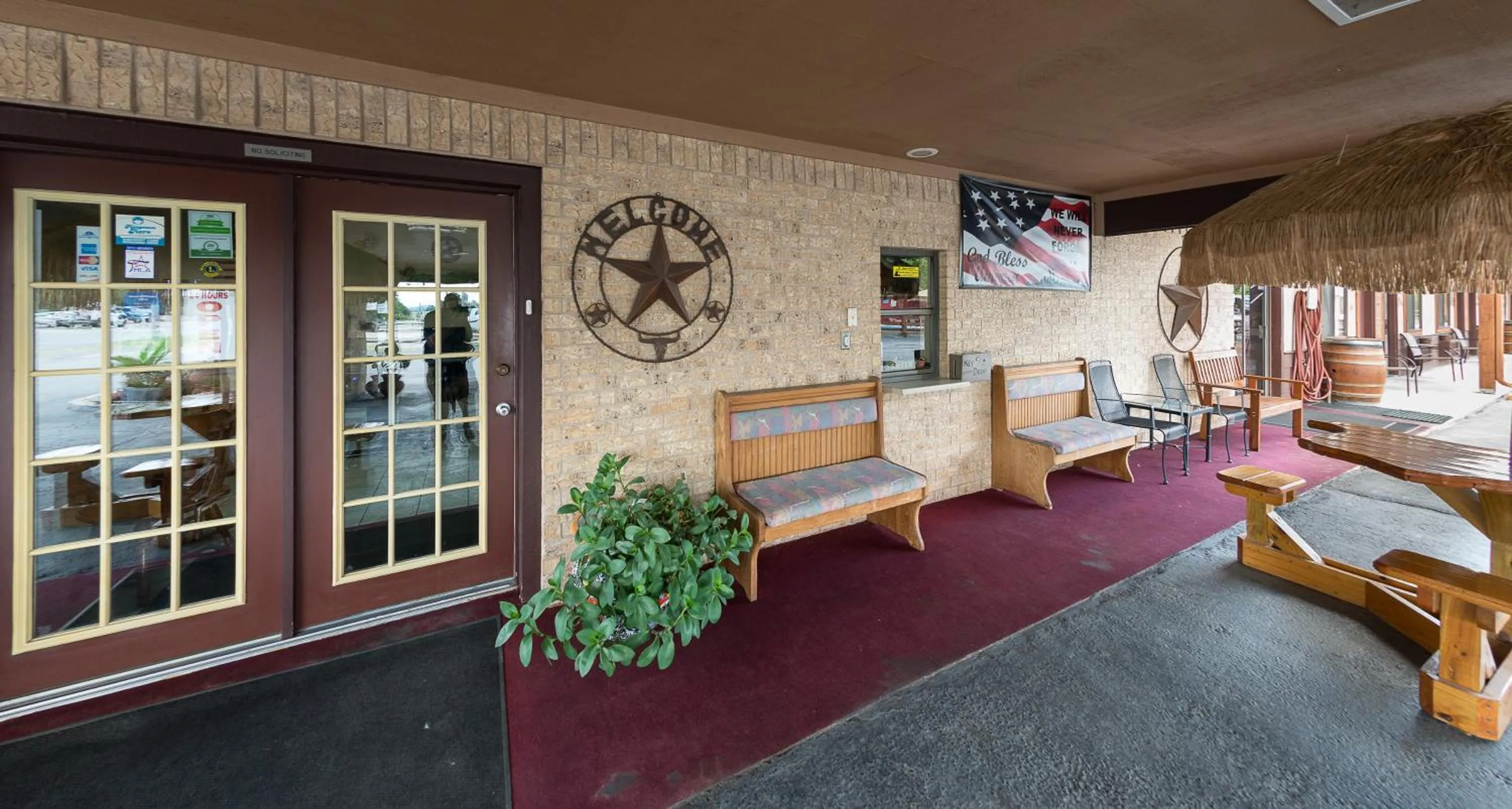 Facade/entrance in Americas Best Value Inn - Legend's Inn