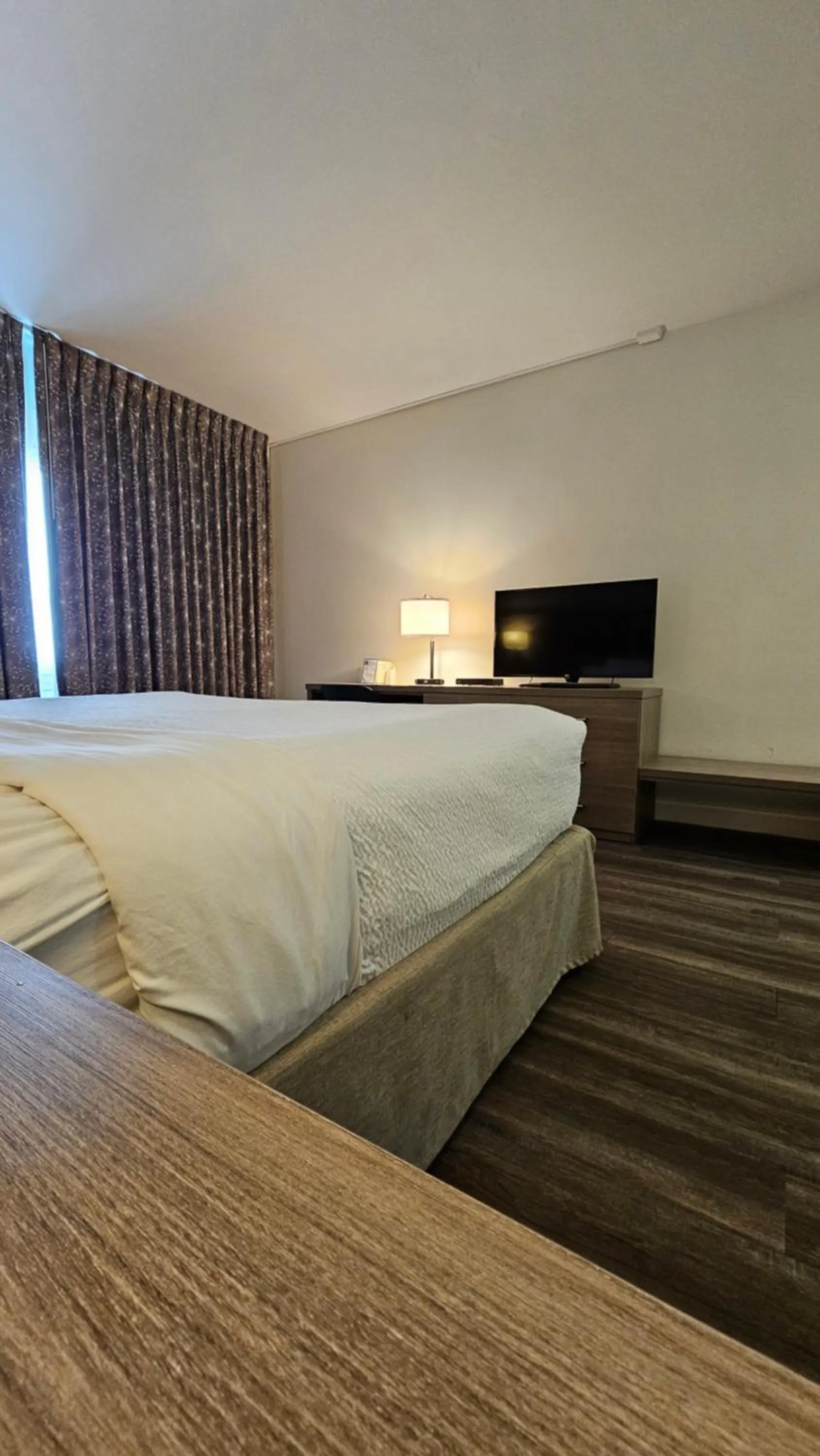 Bedroom, Bed in Motel 6 Sault Ste. Marie, ON