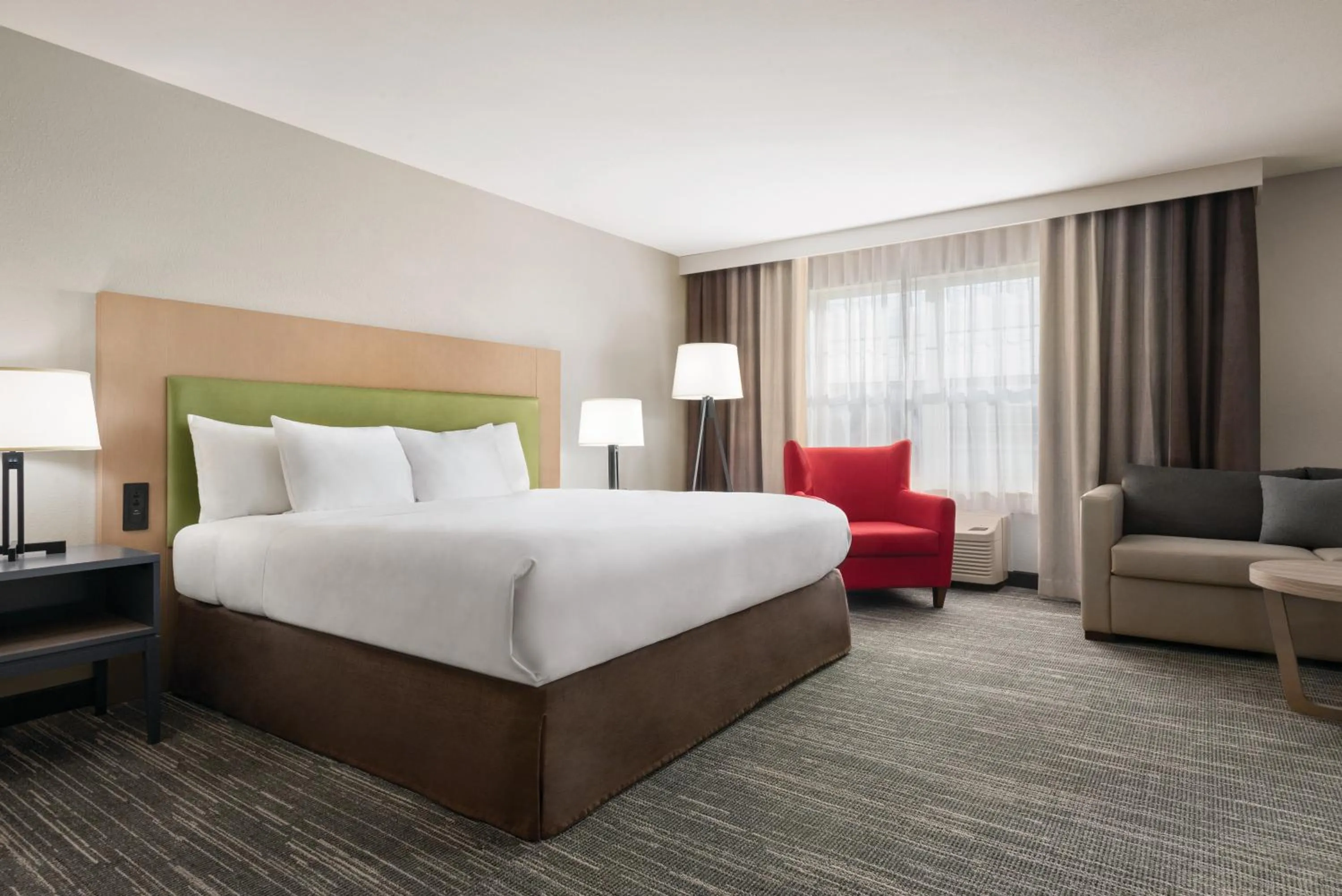 Bed in Country Inn & Suites by Radisson, Dubuque, IA