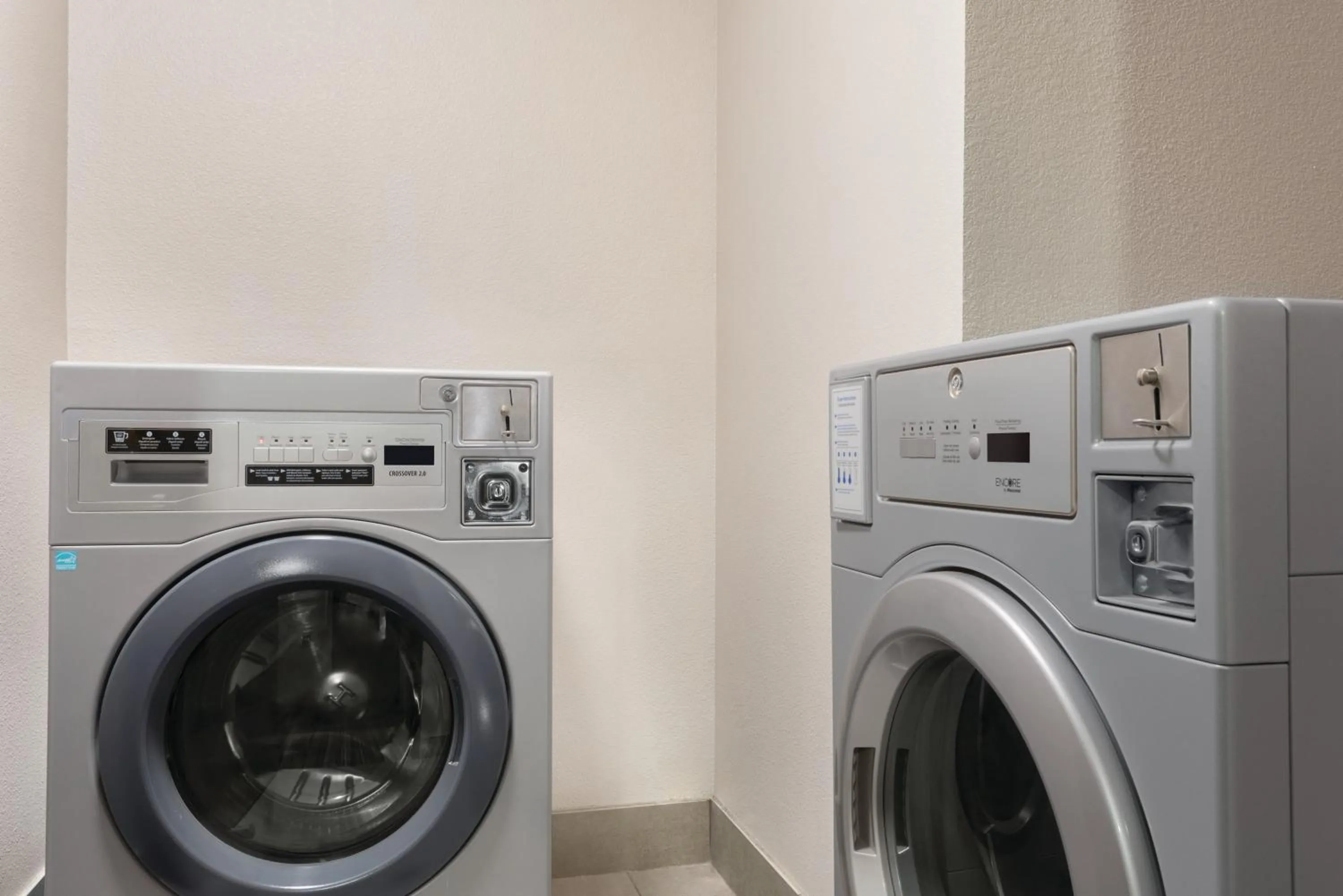 Area and facilities in Country Inn & Suites by Radisson, Dubuque, IA