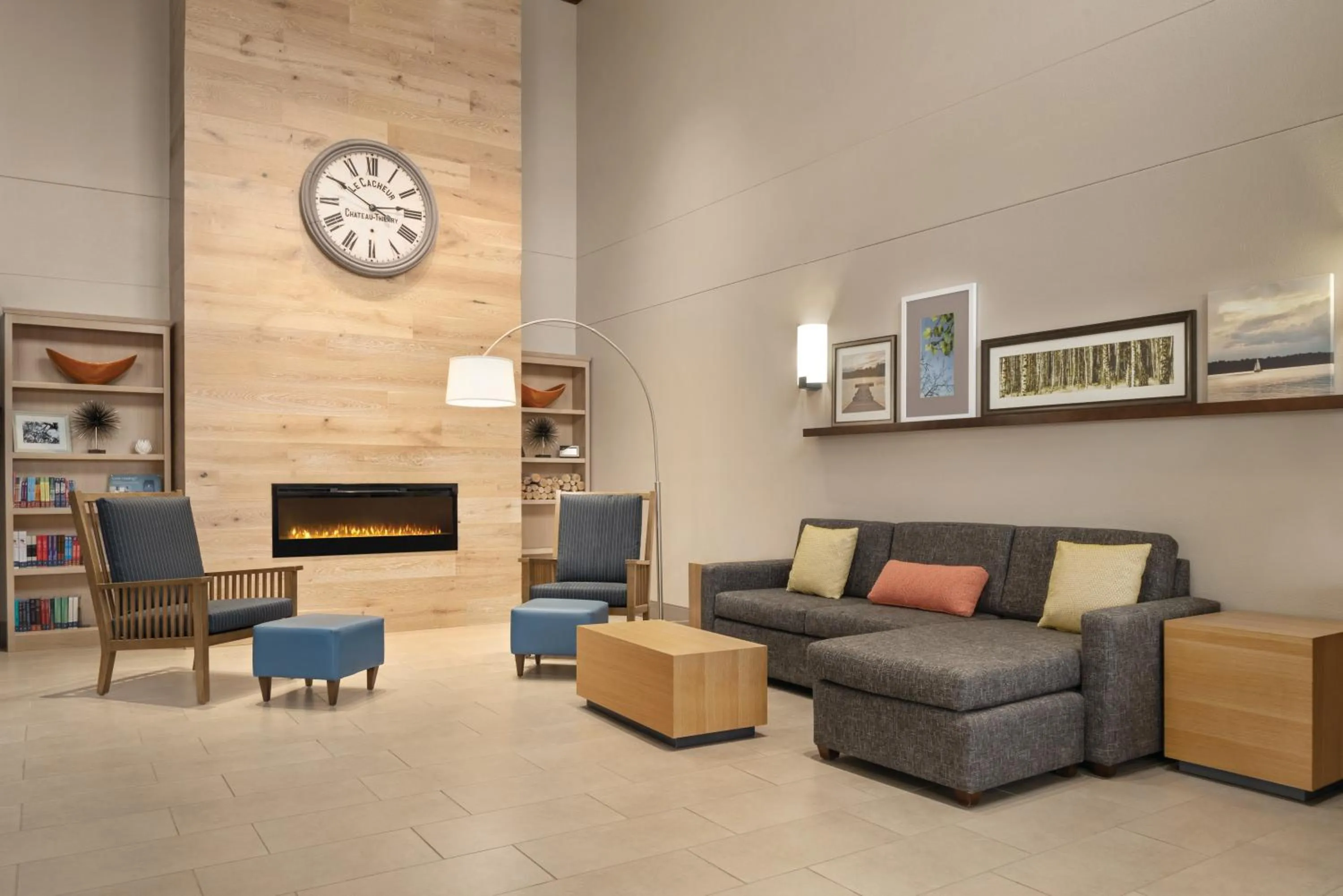 Lobby or reception in Country Inn & Suites by Radisson, Dubuque, IA