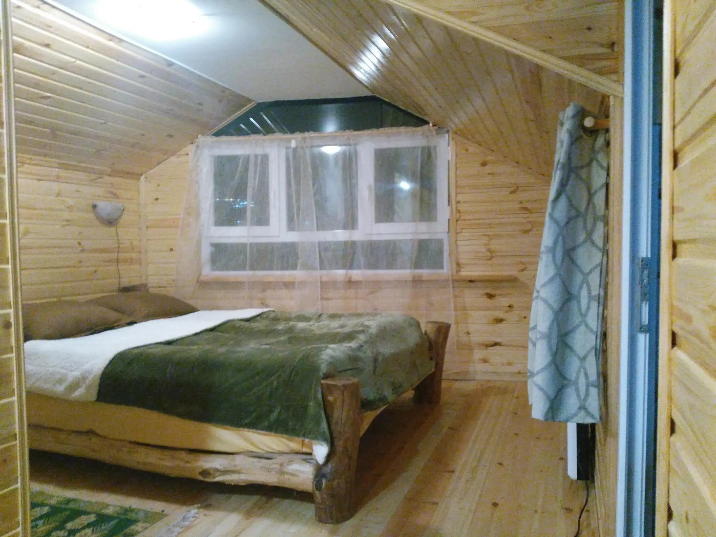 King Room with Mountain View - single occupancy in Three Gracia King Room with Mountain View - single occupancy in Three Gracia