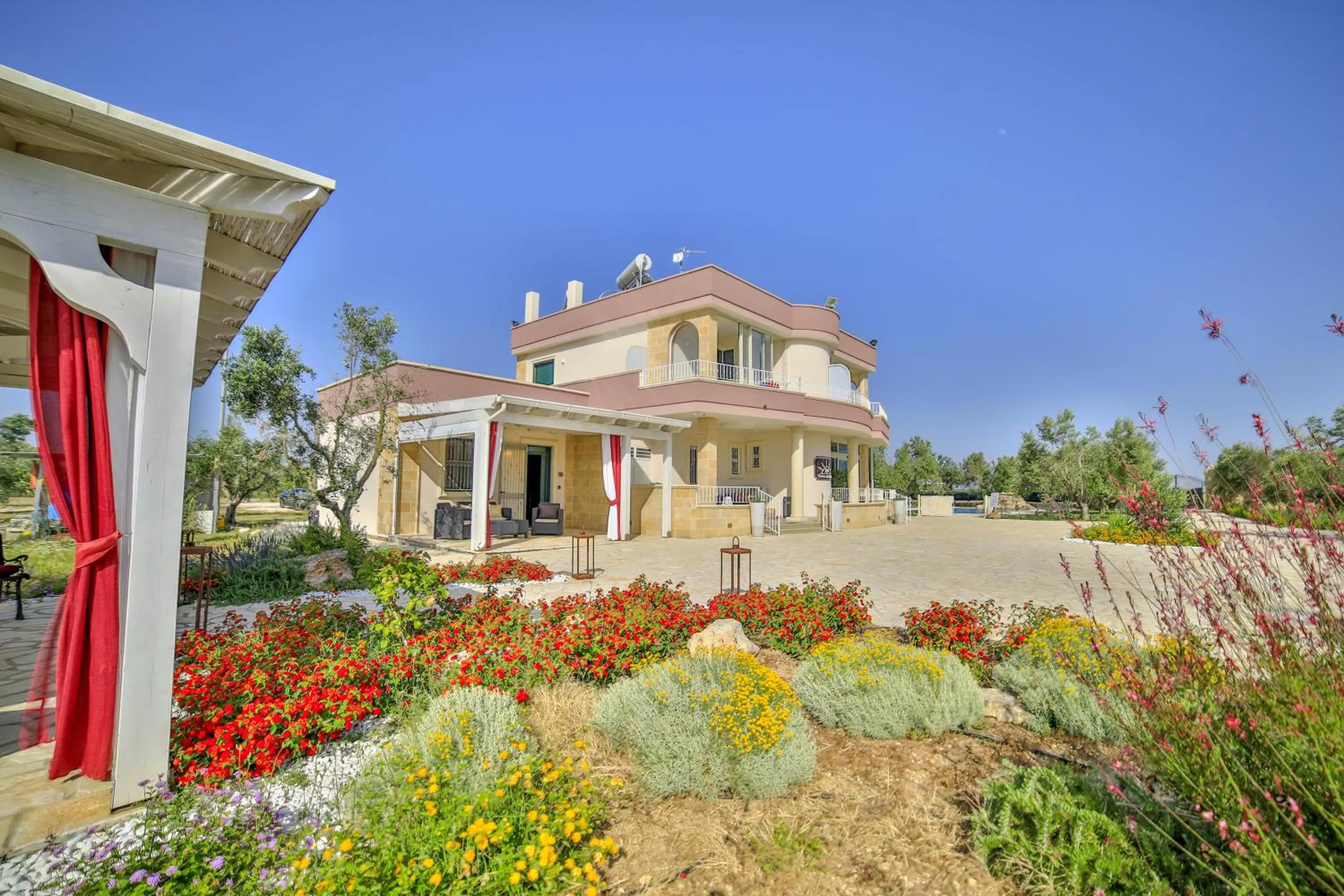 Property building in Terra dei Sogni