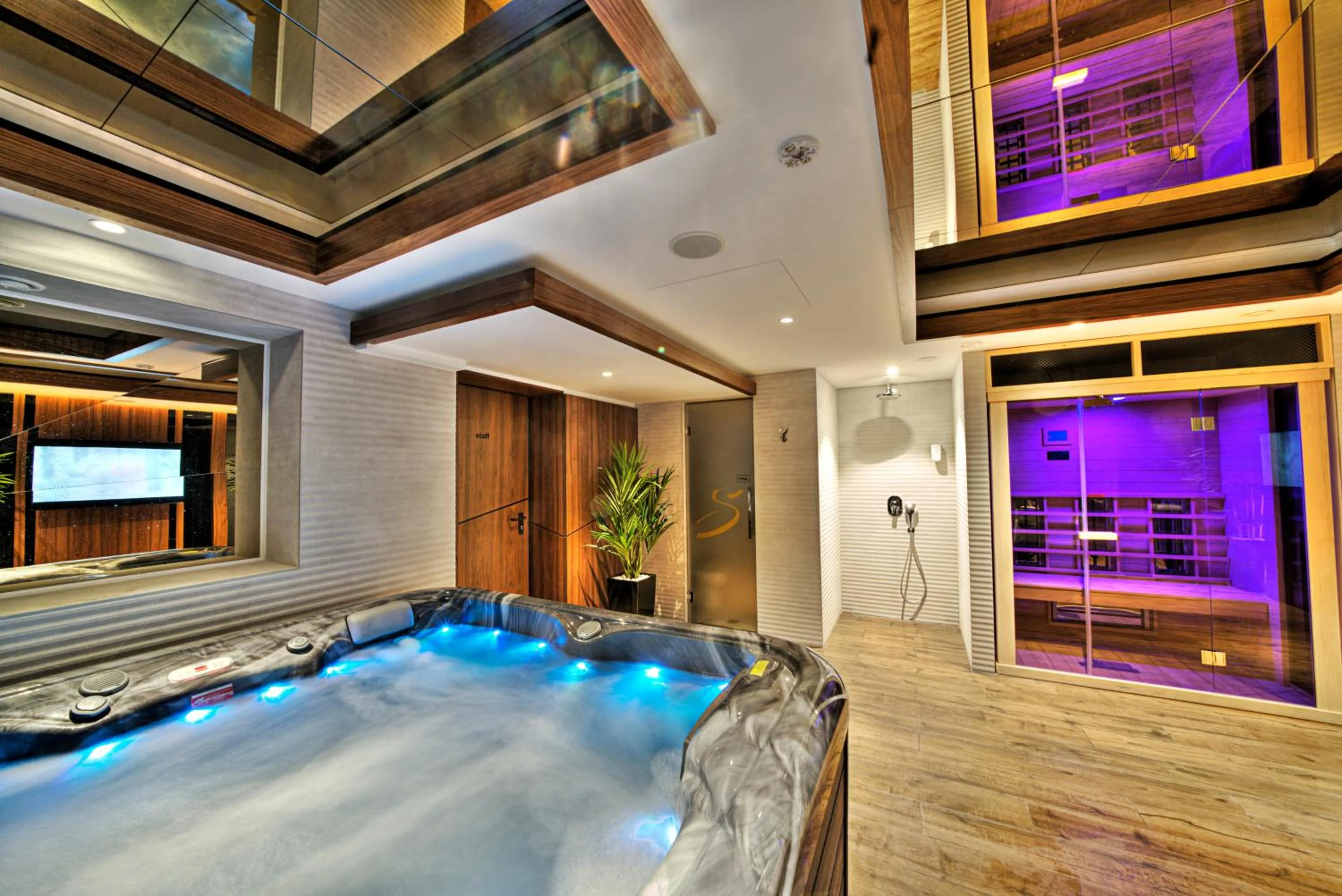 Hot Tub in Sky Hotel