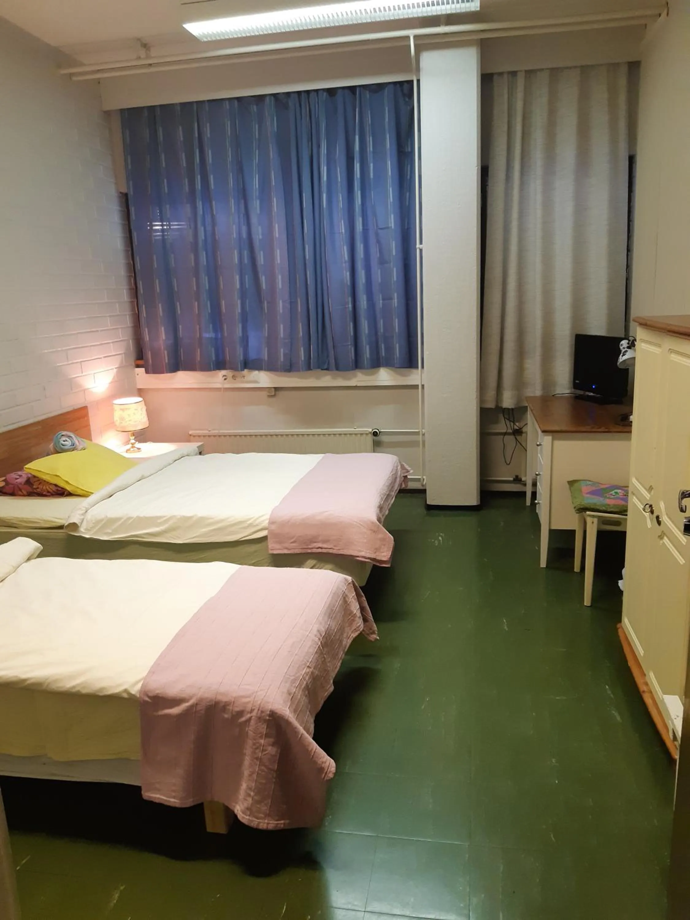 Photo of the whole room, Bed in Minimotel