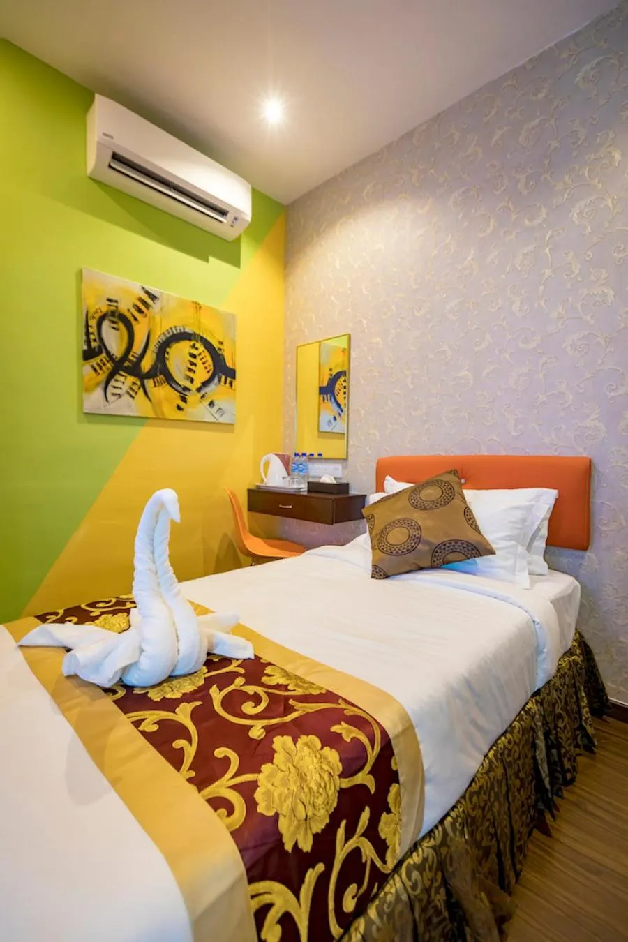 Bed in Hamilton Hotel Kajang