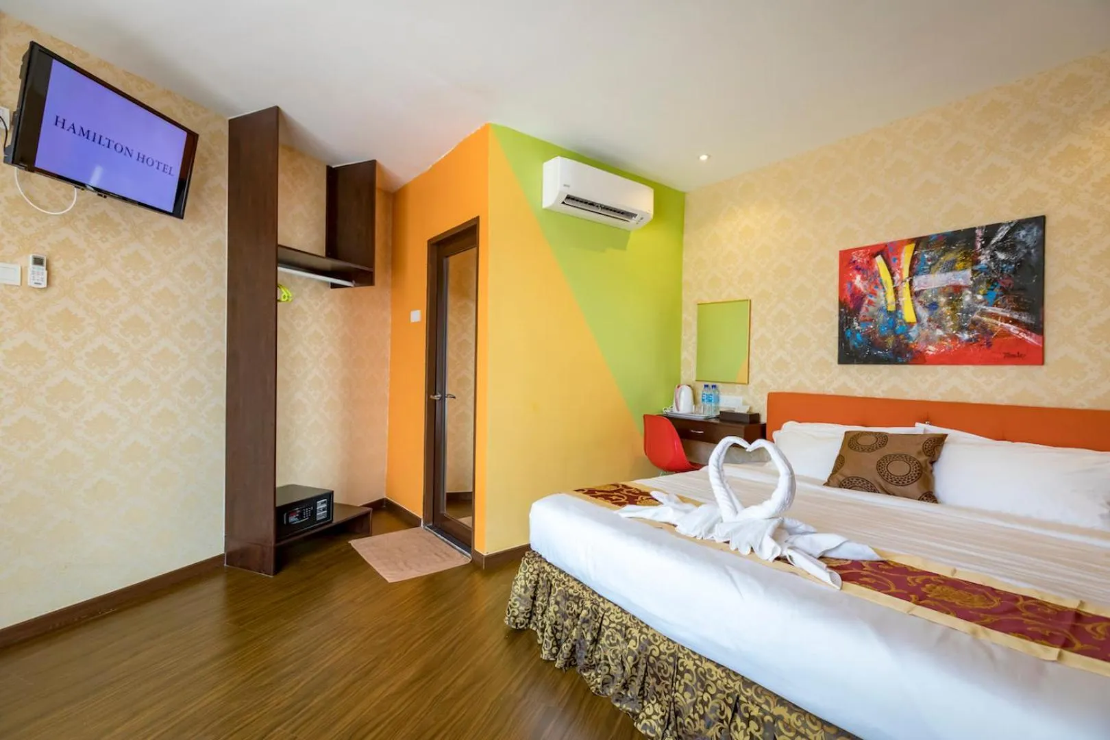 Bed in Hamilton Hotel Kajang