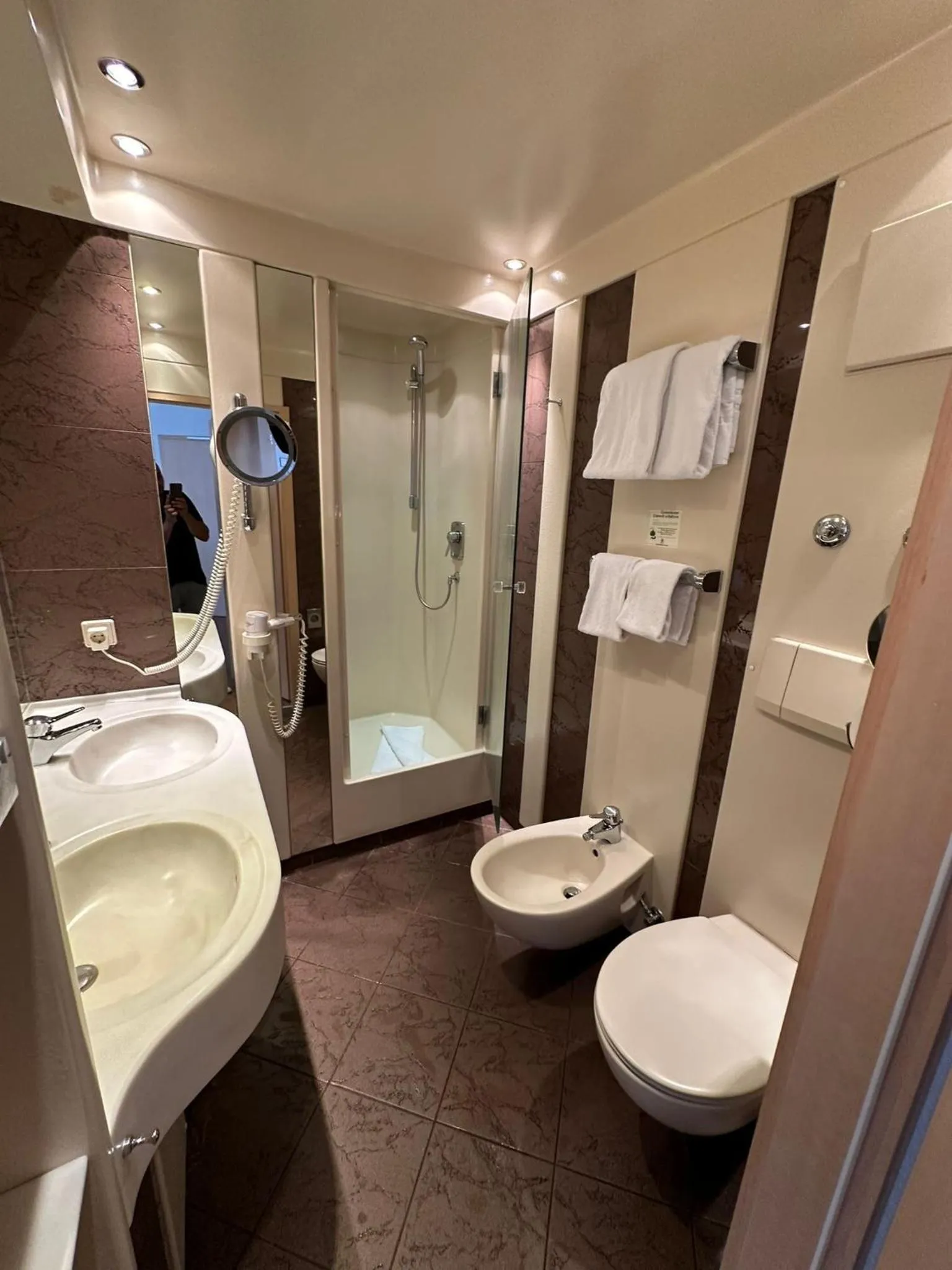 Bathroom in Hotel Aichtaler Hof