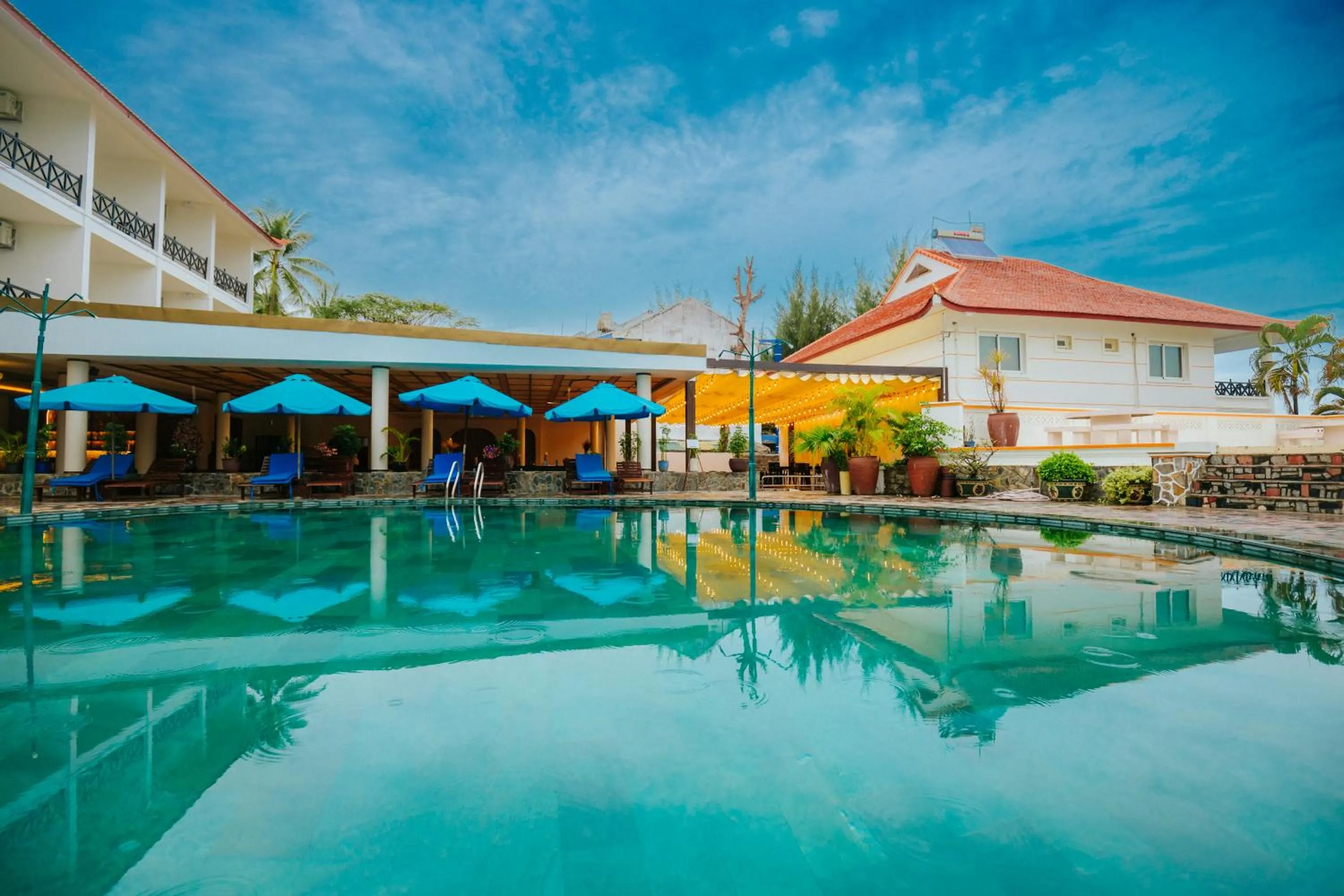 Le Aqua Resort & Spa Phan Thiet - Swiss Village Resort & Spa