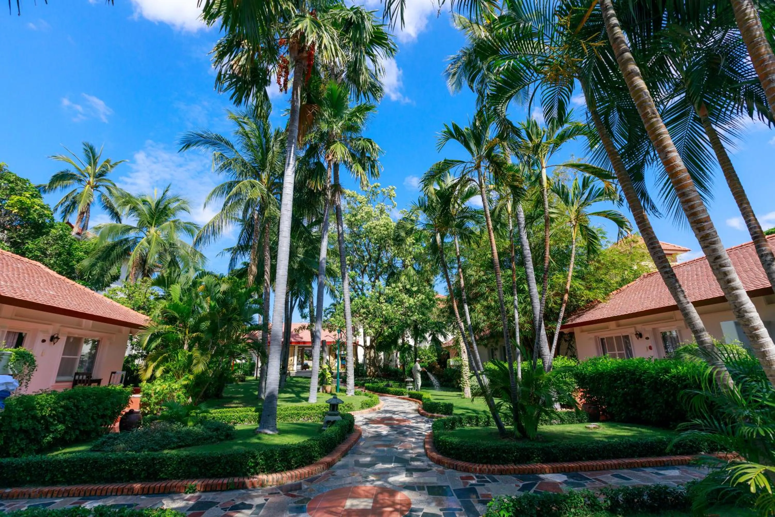 Le Aqua Resort & Spa Phan Thiet - Swiss Village Resort & Spa