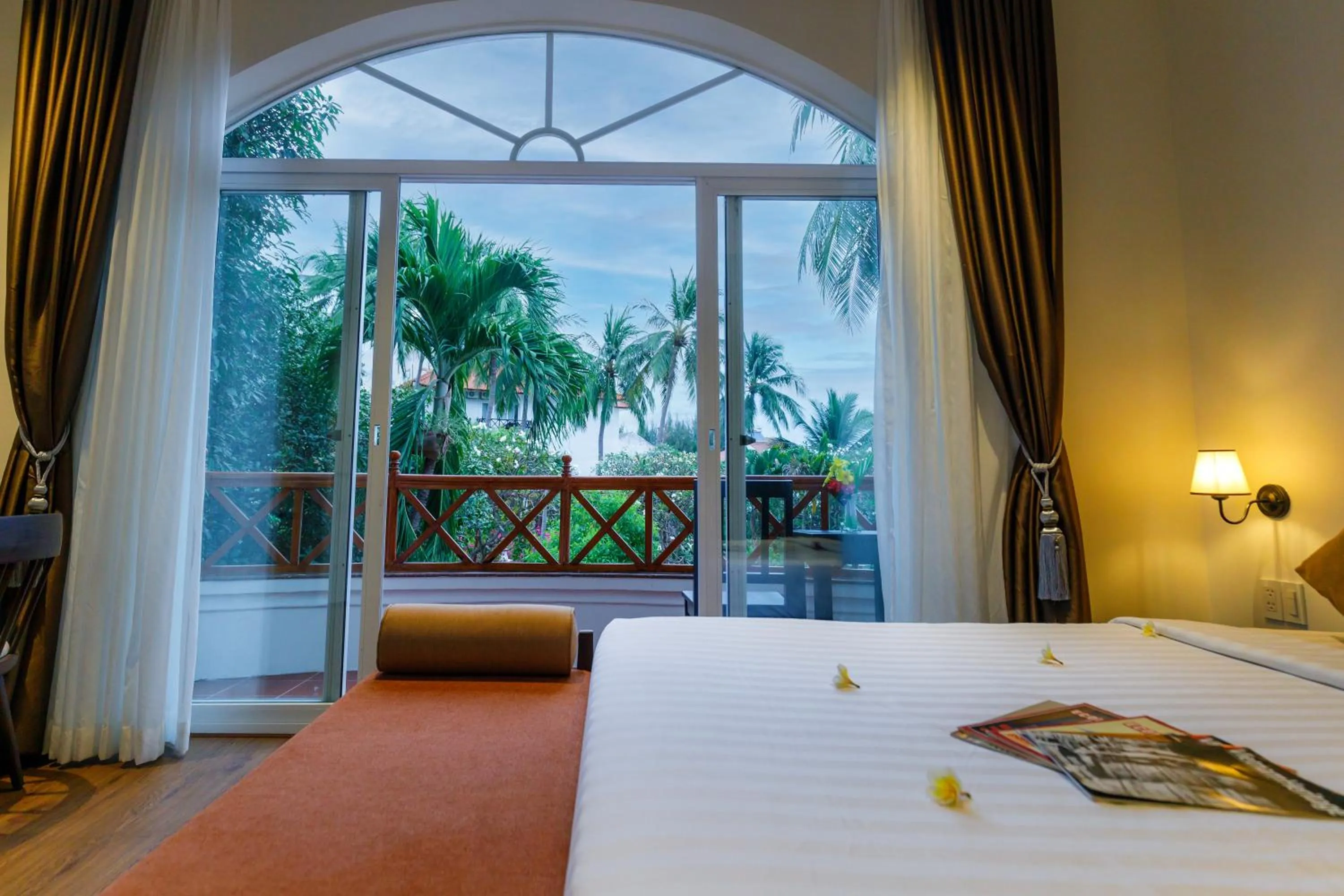 Bed in Le Aqua Resort & Spa Phan Thiet - Swiss Village Resort & Spa