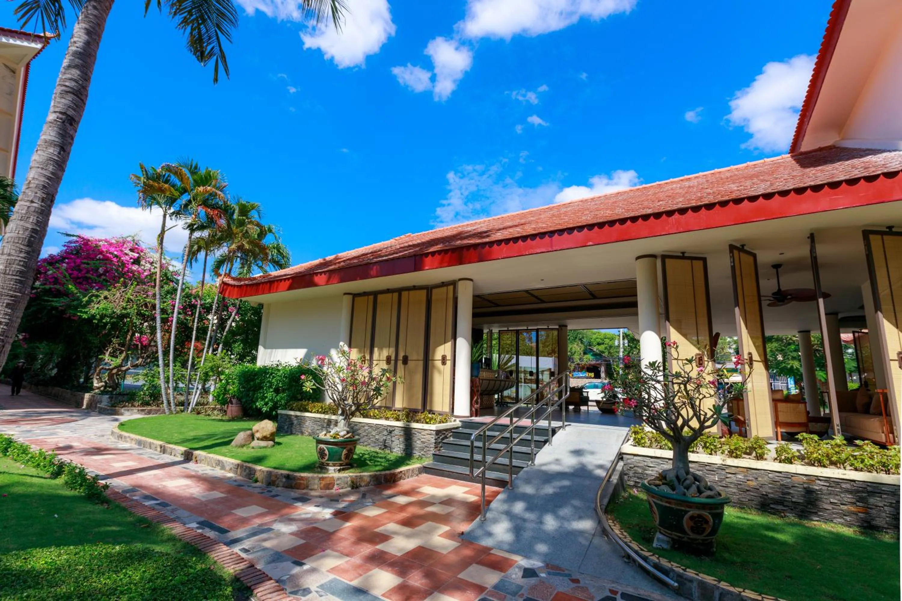 Le Aqua Resort & Spa Phan Thiet - Swiss Village Resort & Spa