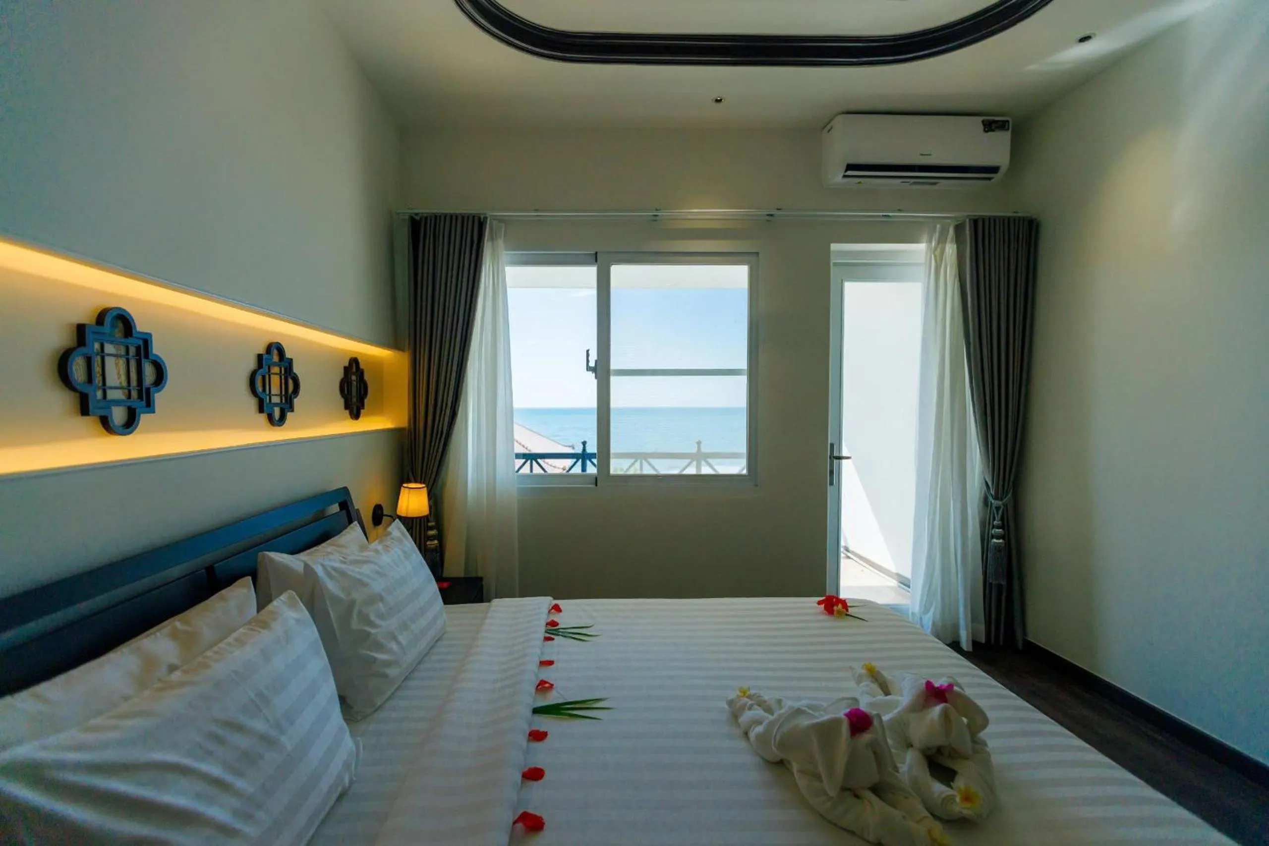 Bed in Le Aqua Resort & Spa Phan Thiet - Swiss Village Resort & Spa