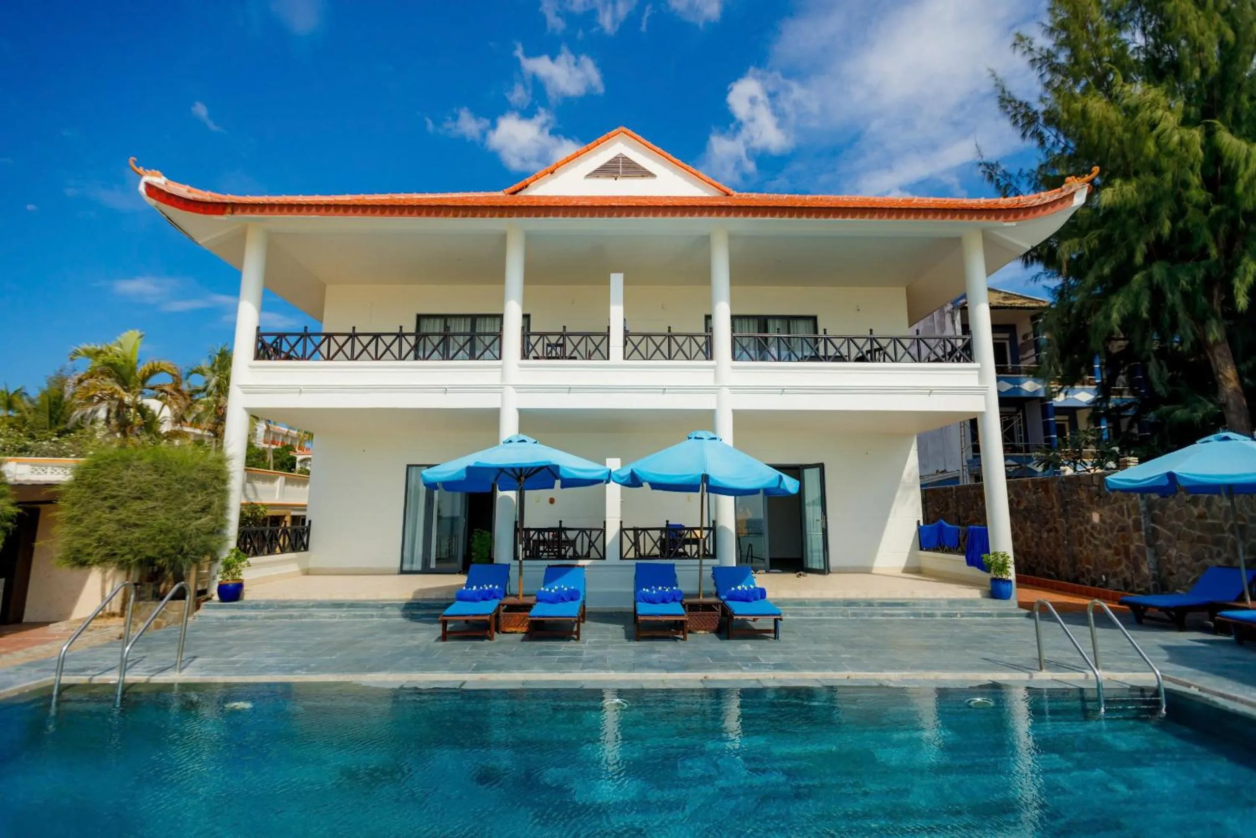 Le Aqua Resort & Spa Phan Thiet - Swiss Village Resort & Spa