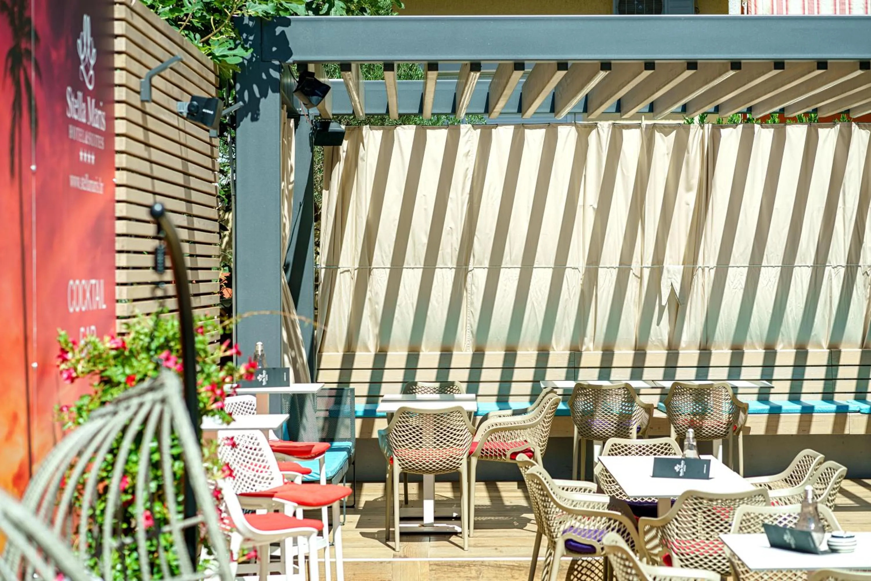 Lounge or bar in Hotel Stella Maris - Style & Comfort