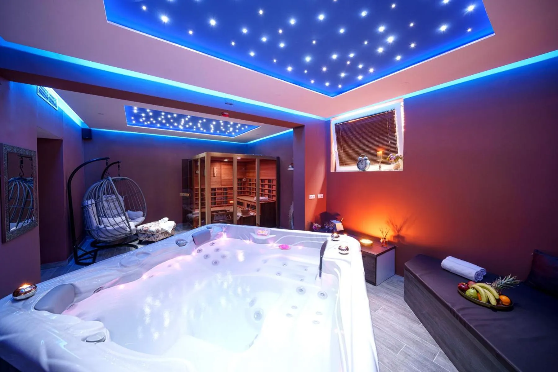 Hot Tub, Bed in Hotel Stella Maris - Style & Comfort