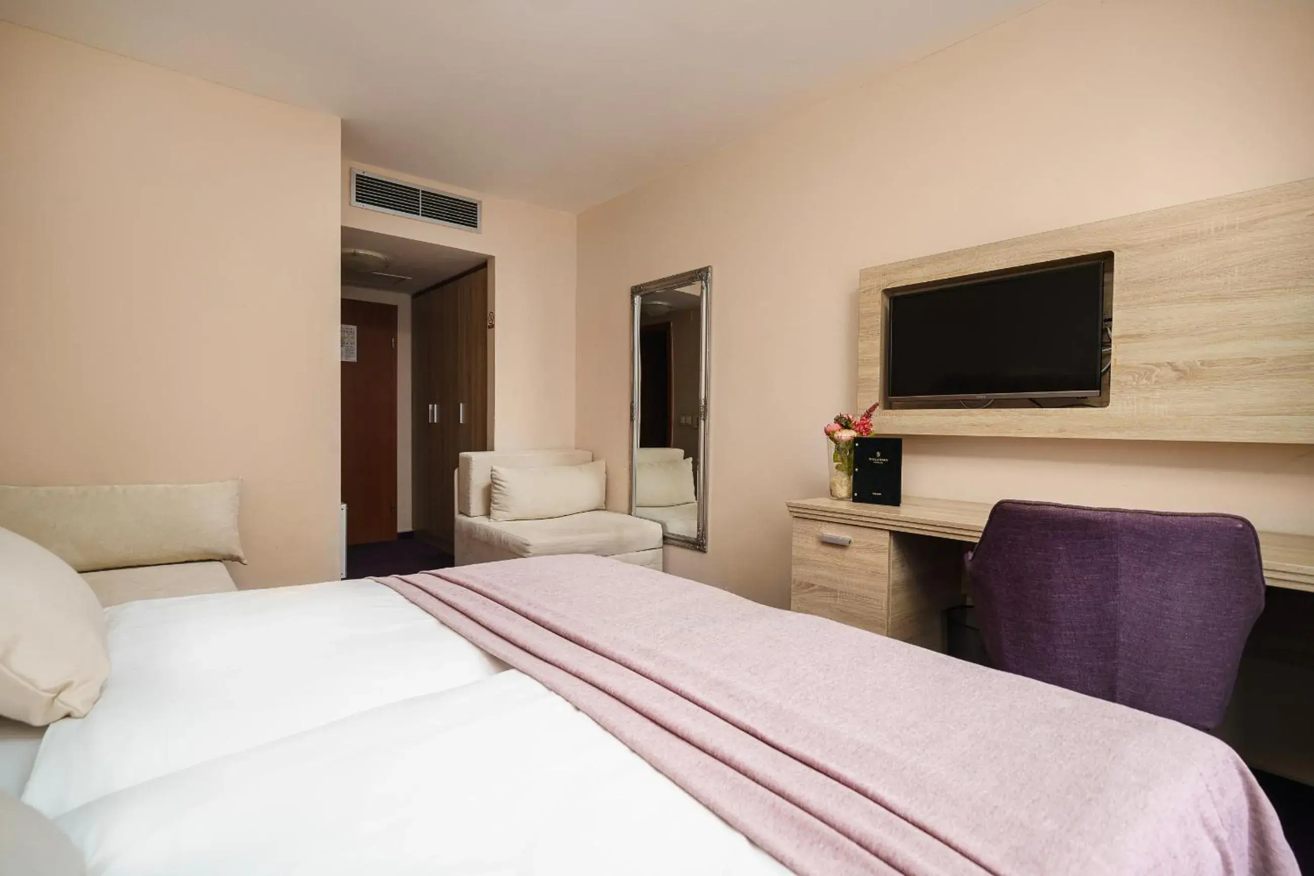 Standard Double or Twin Room in Hotel Stella Maris - Style & Comfort Standard Double or Twin Room in Hotel Stella Maris - Style & Comfort