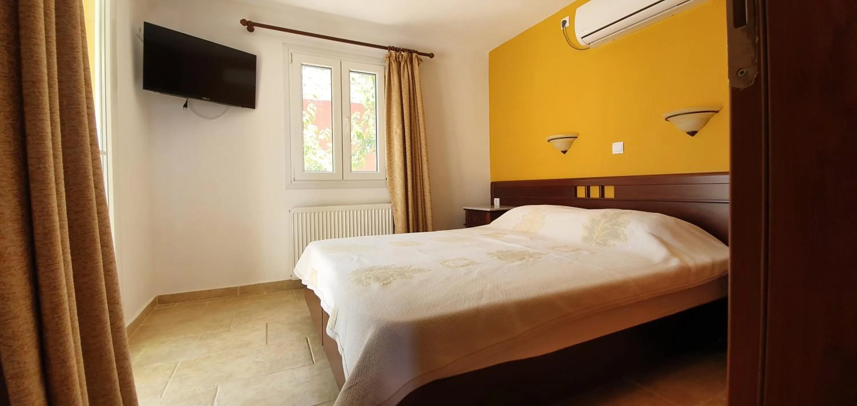 Bed in Stella's Houses