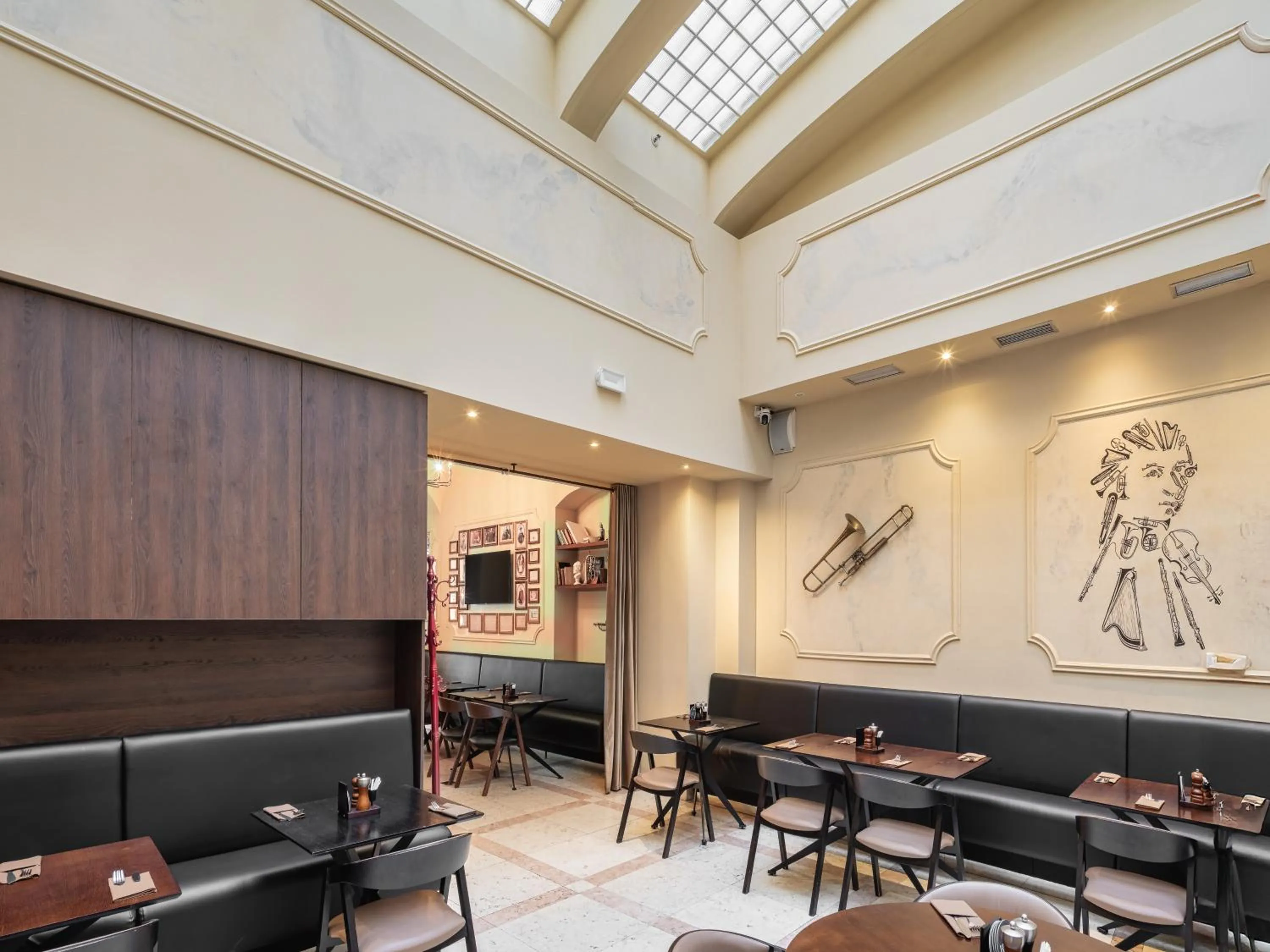 Restaurant/places to eat in Maestro by Adrez