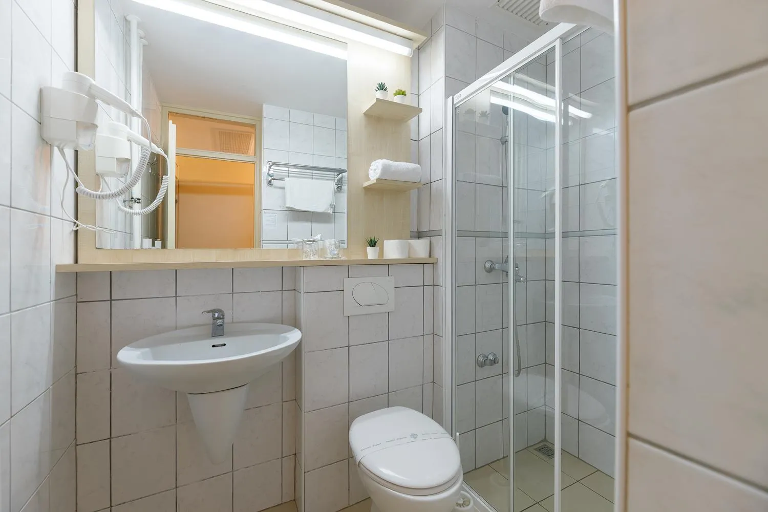 Shower in Family Hotel Adria - All inclusive
