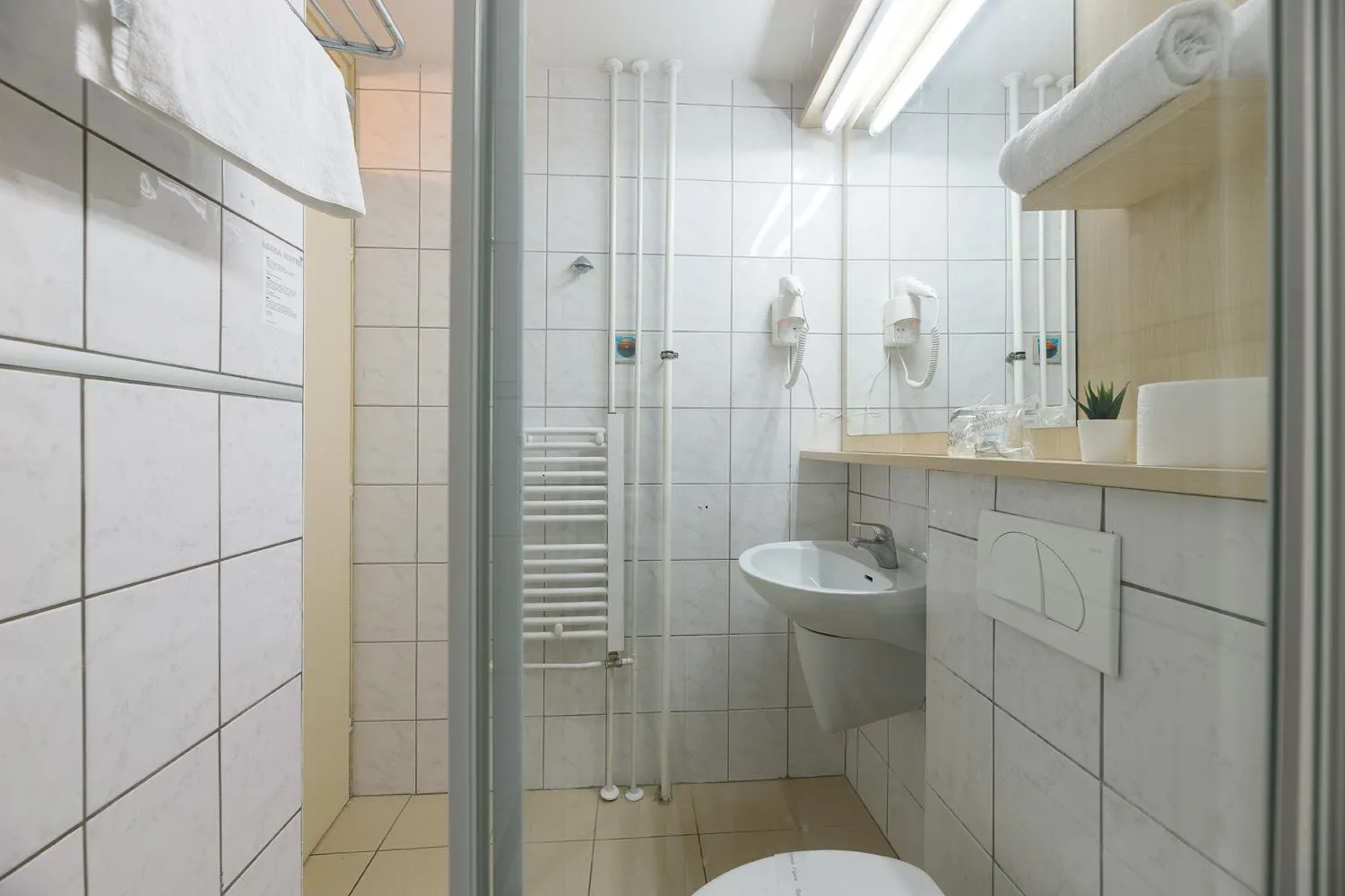 Shower in Family Hotel Adria - All inclusive