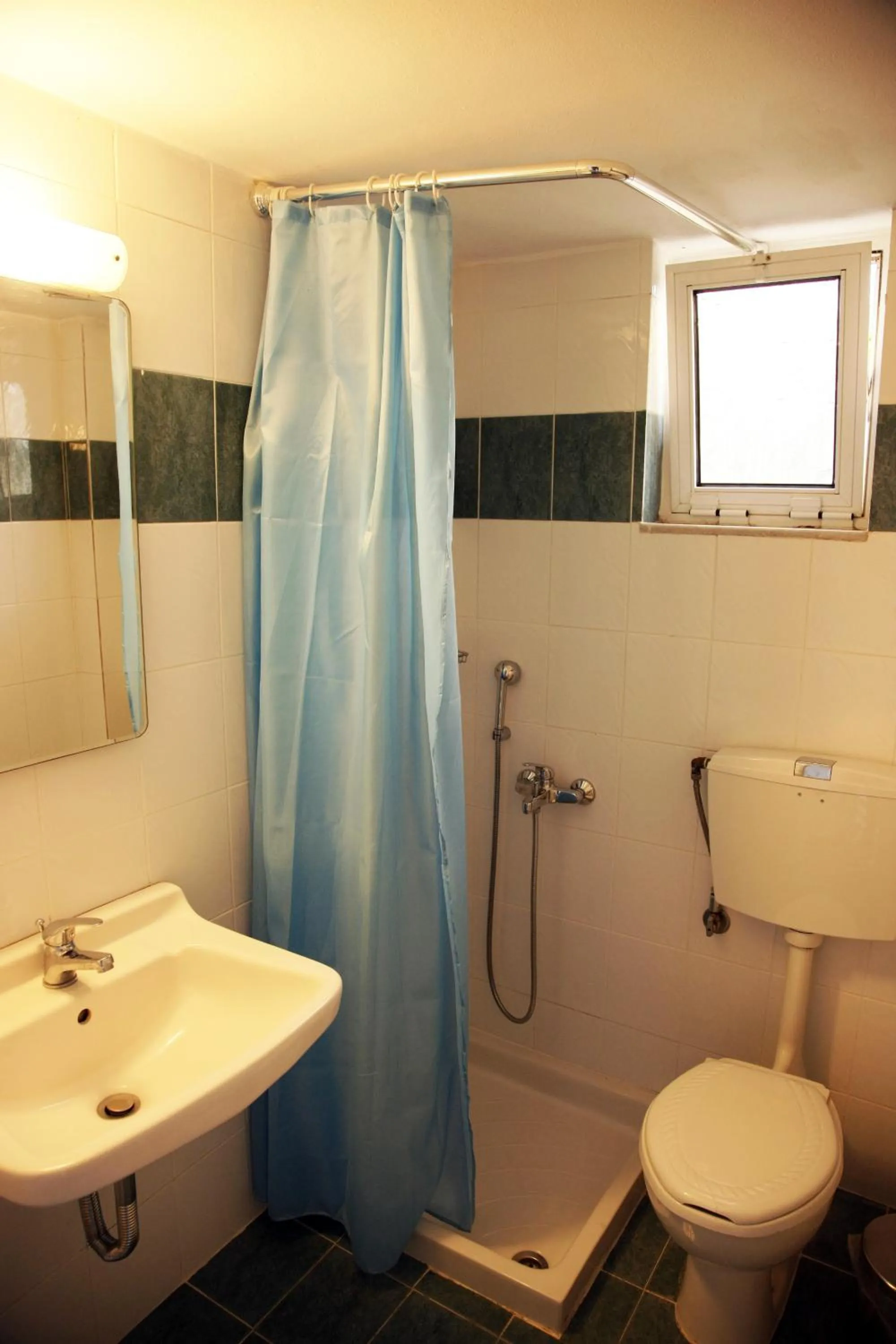 Bathroom in Kalliopi Hotel