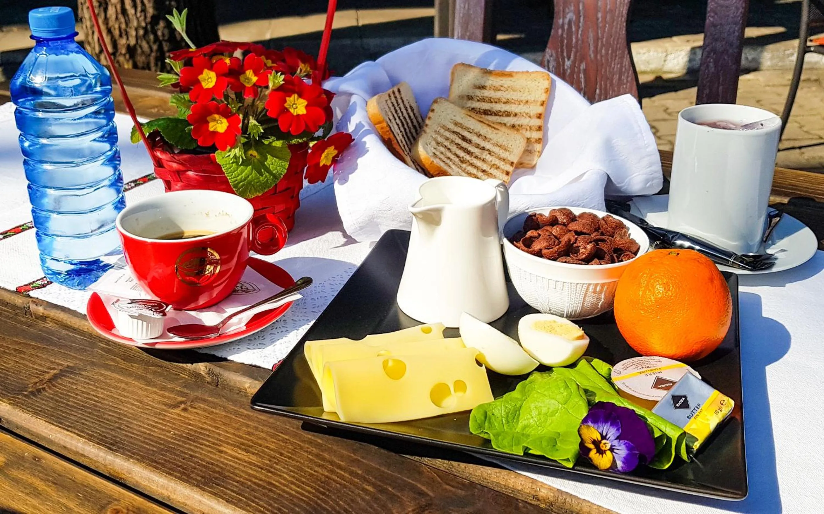 Breakfast in Hotel Cornul Vanatorului