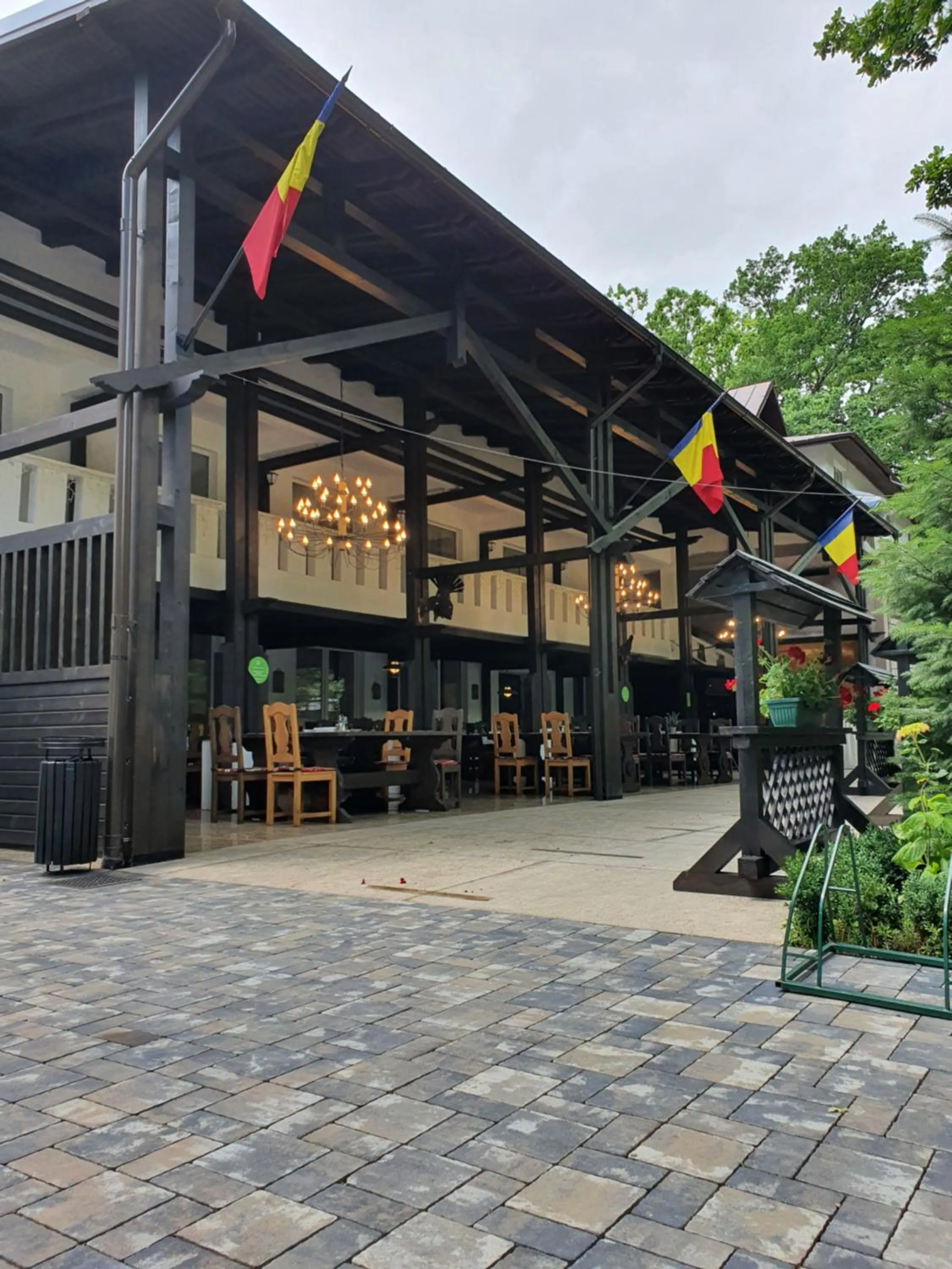 Restaurant/places to eat in Hotel Cornul Vanatorului