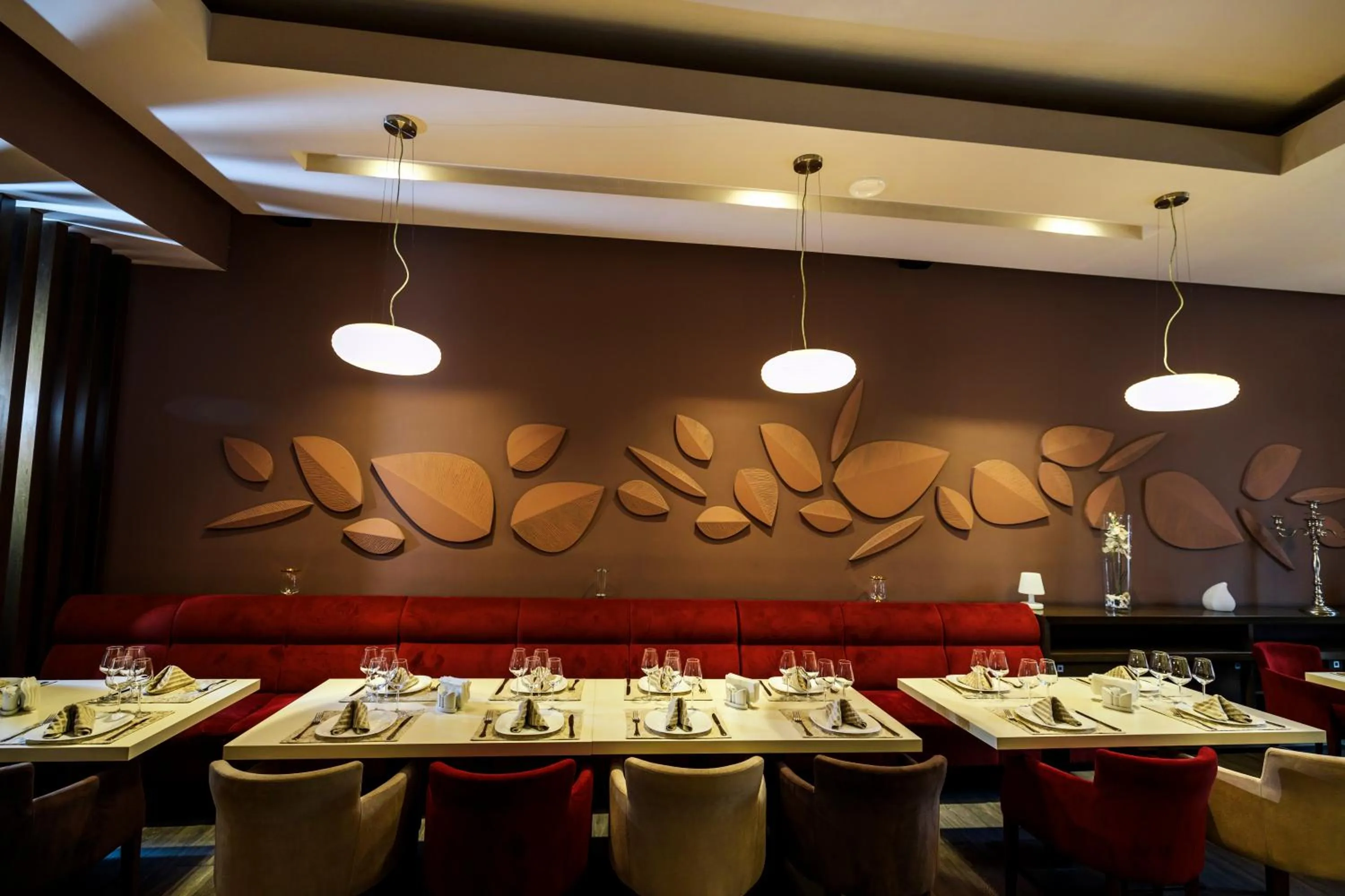 Restaurant/places to eat in Hotel Cornul Vanatorului