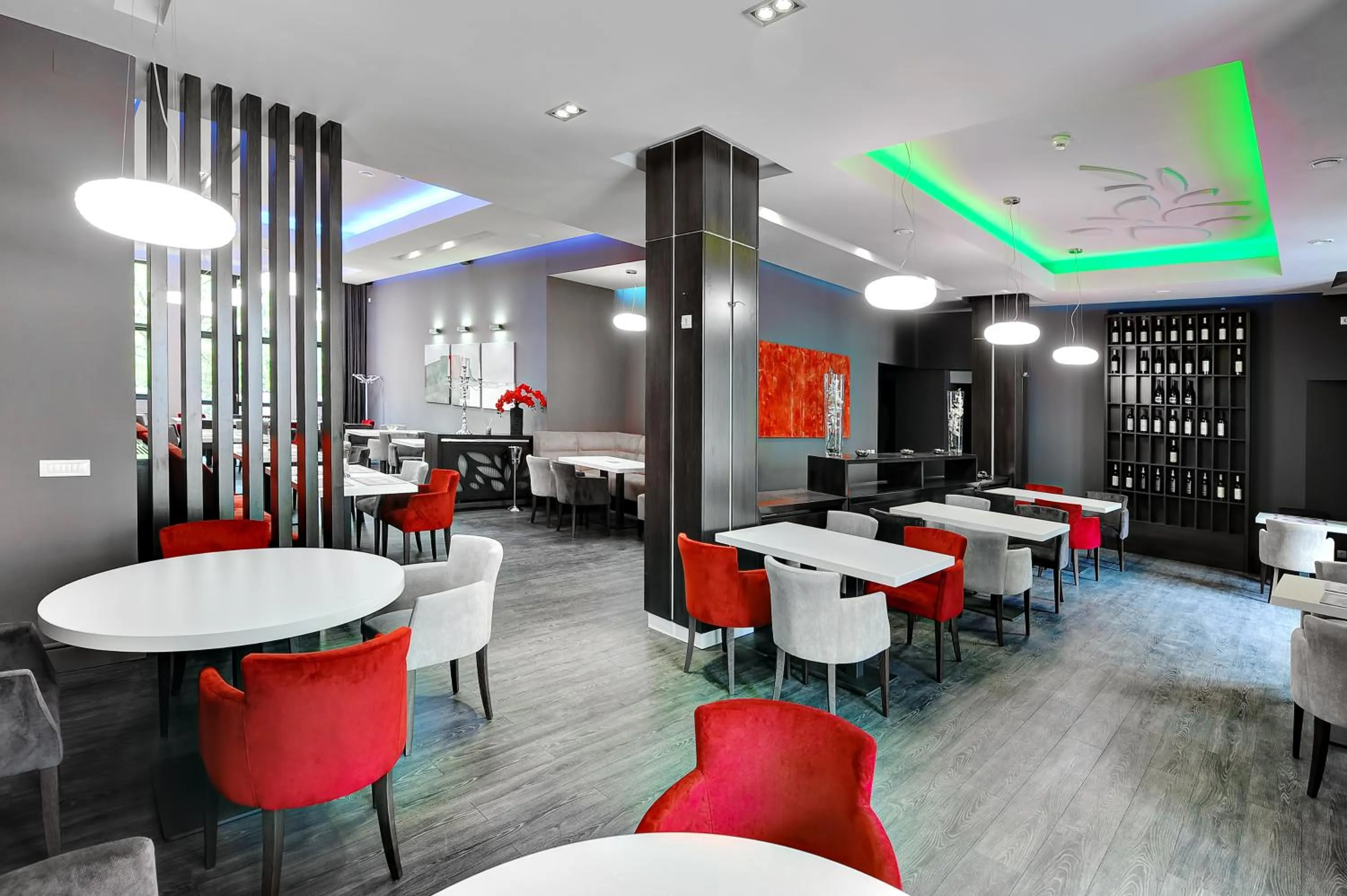 Restaurant/places to eat in Hotel Cornul Vanatorului