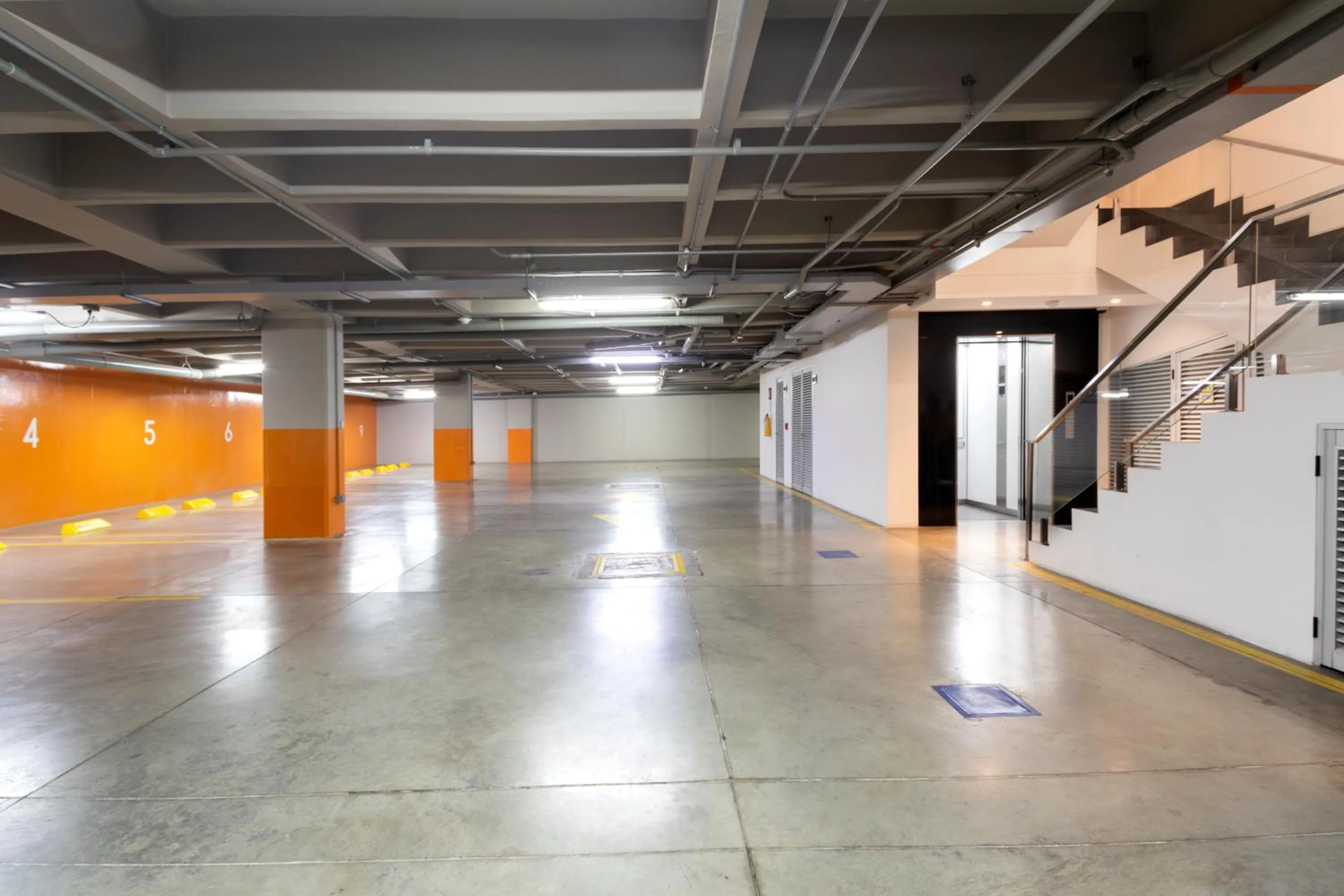 Parking in Hotel Park 85