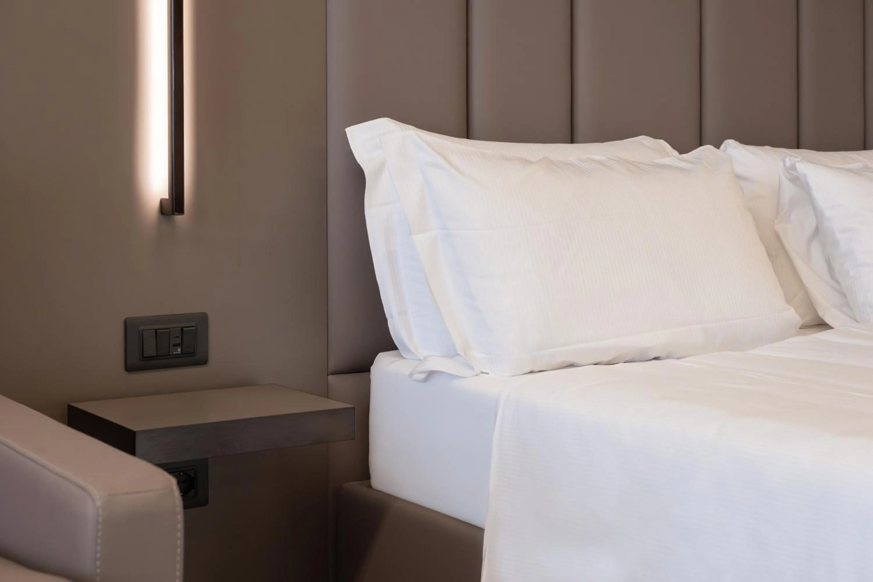 Bed in Aurora ApartHotel